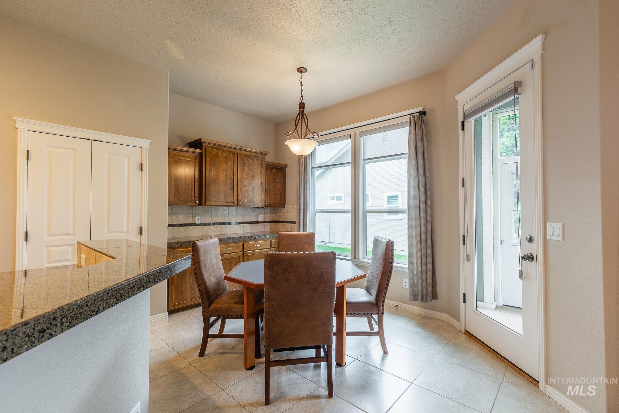 1969 E Stonybrook Ct