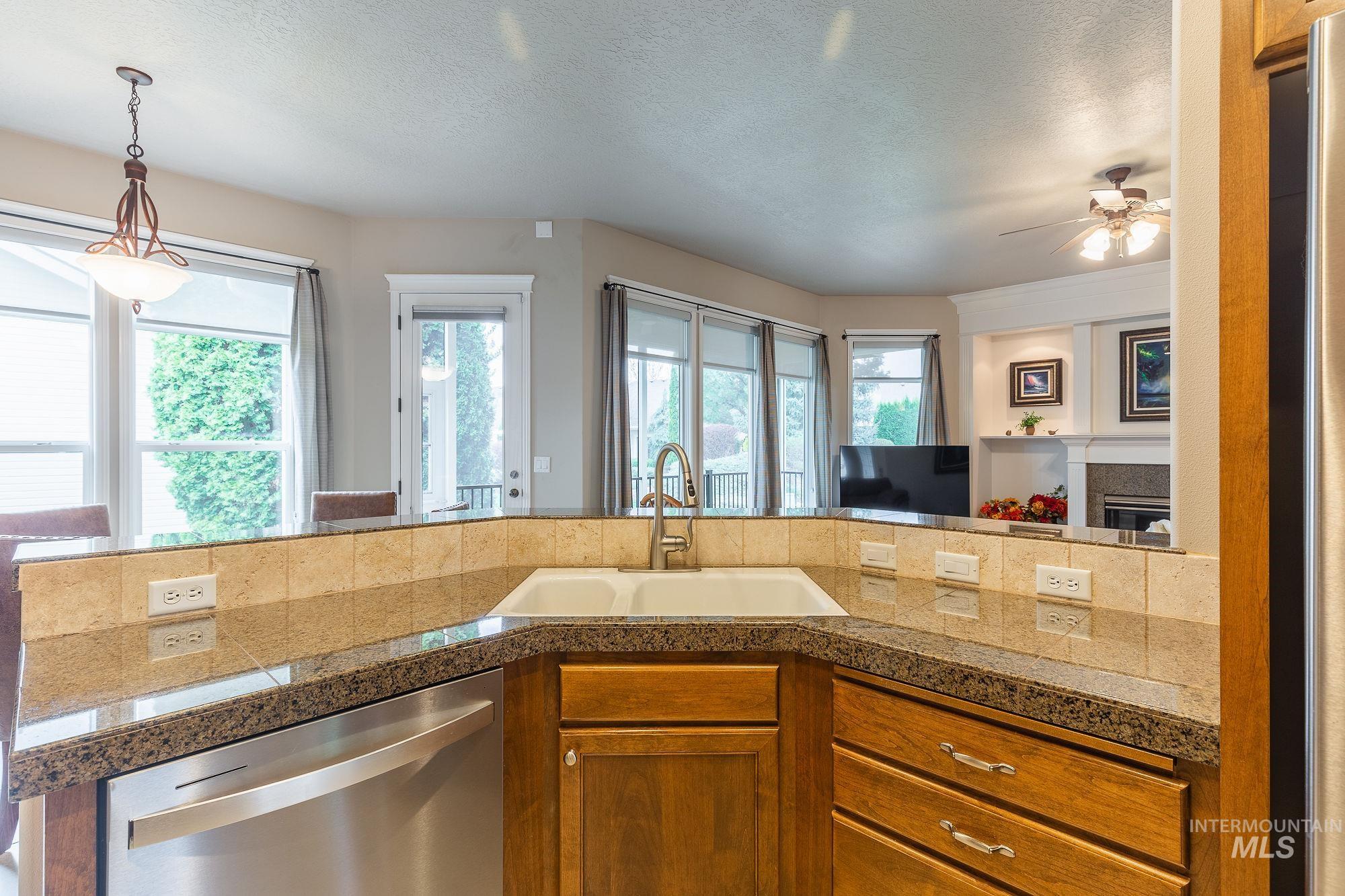 1969 E Stonybrook Ct