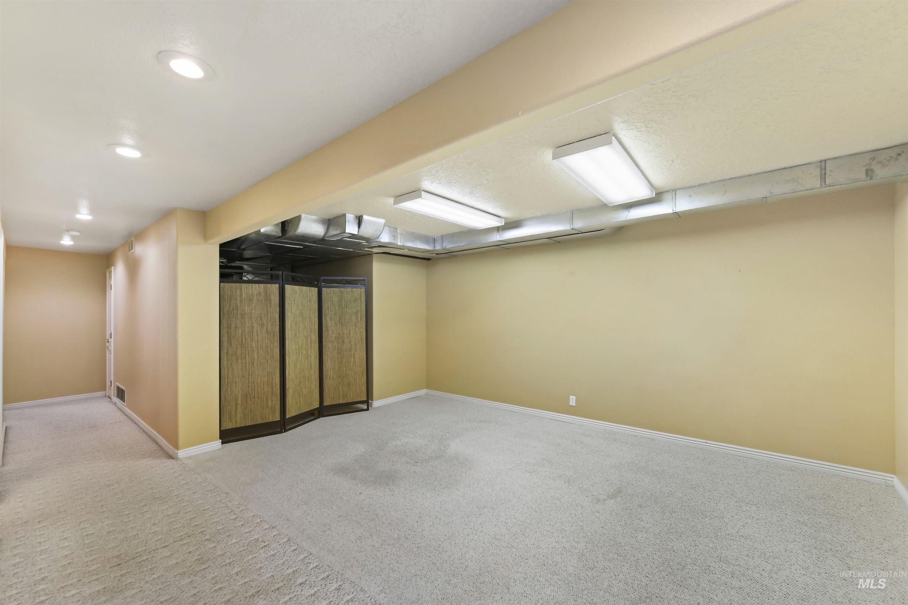 1774 N Sevenoaks Way