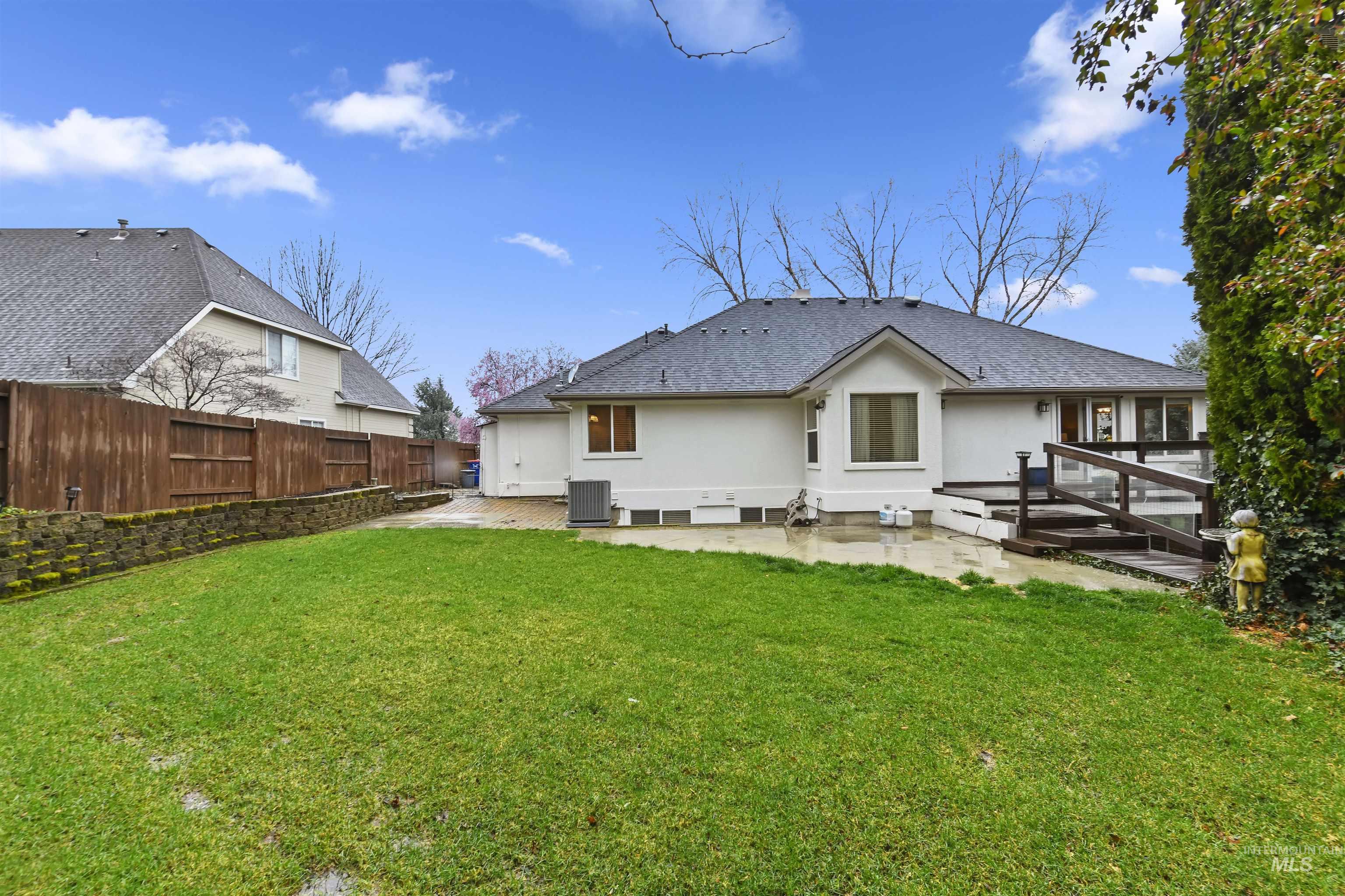 1774 N Sevenoaks Way