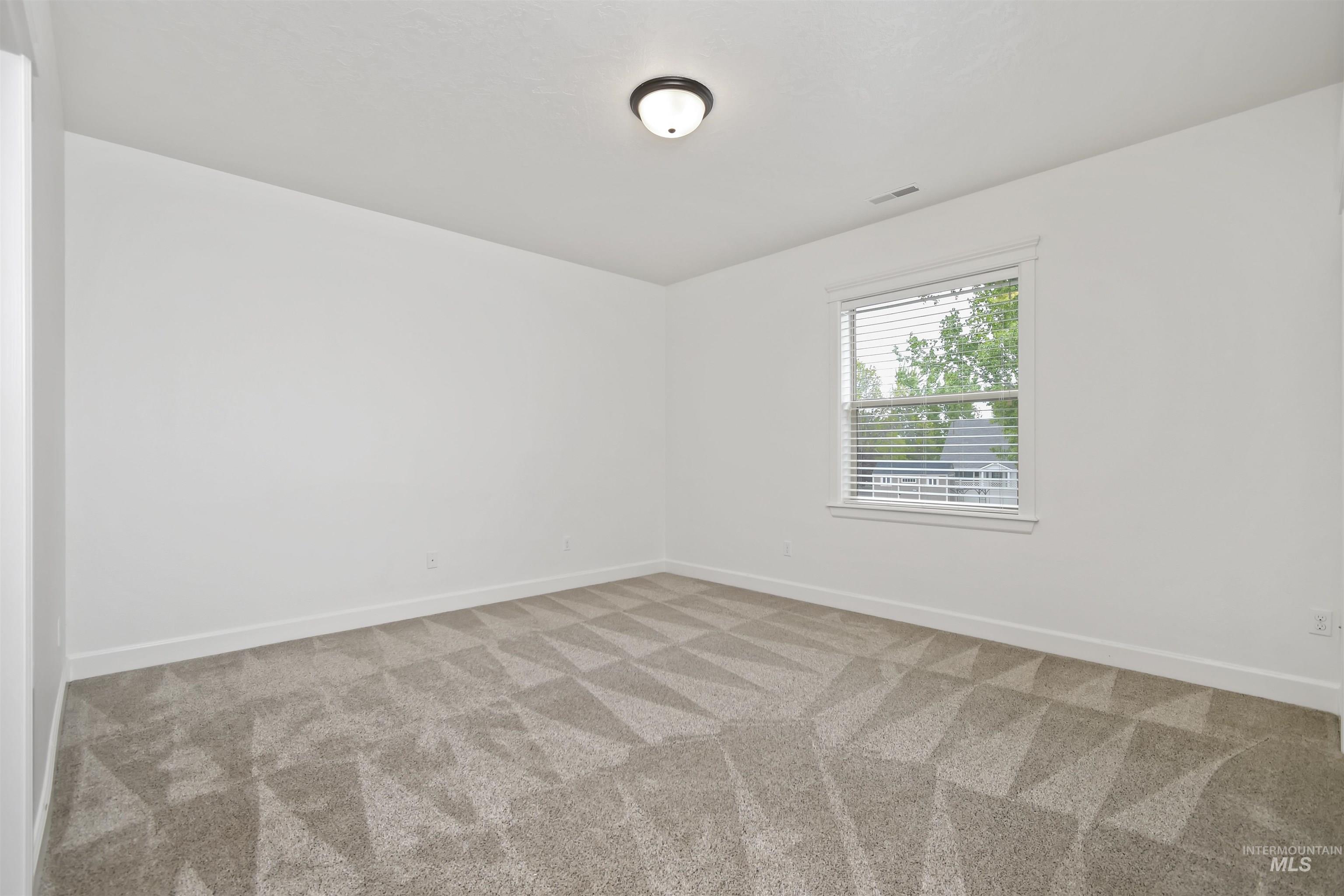 1622 W Covenant Hill Ct