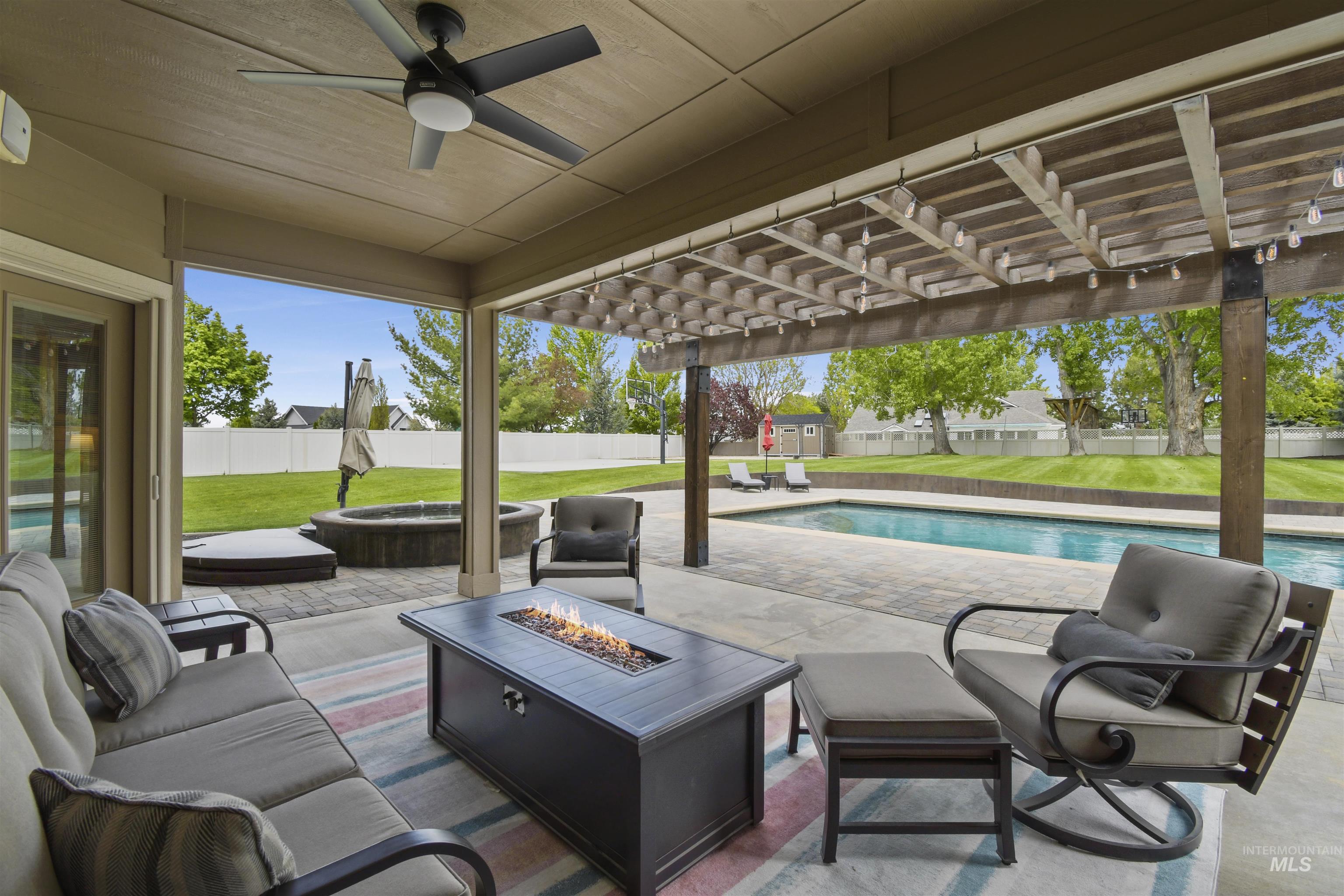 1622 W Covenant Hill Ct