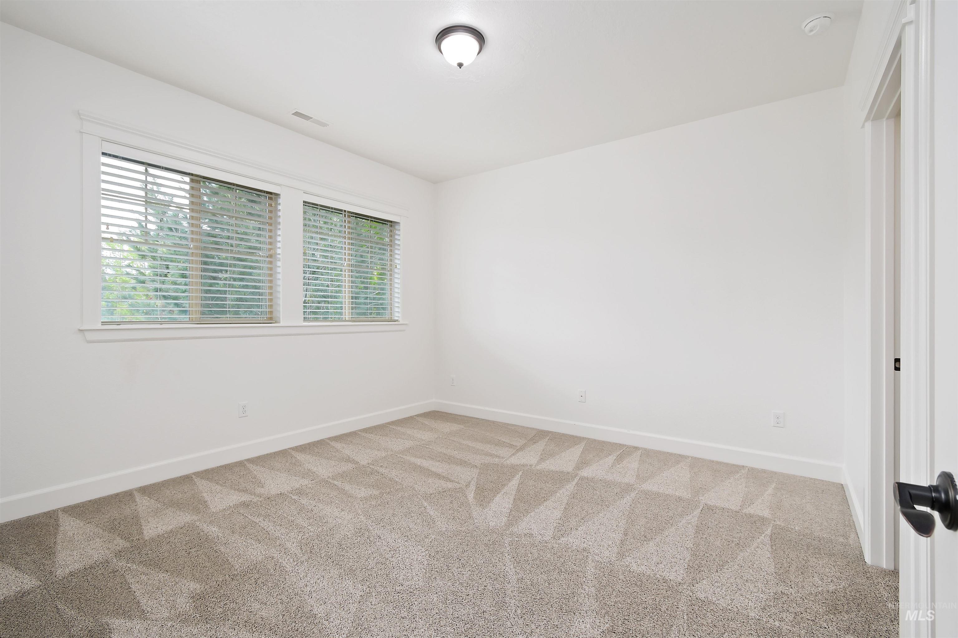 1622 W Covenant Hill Ct