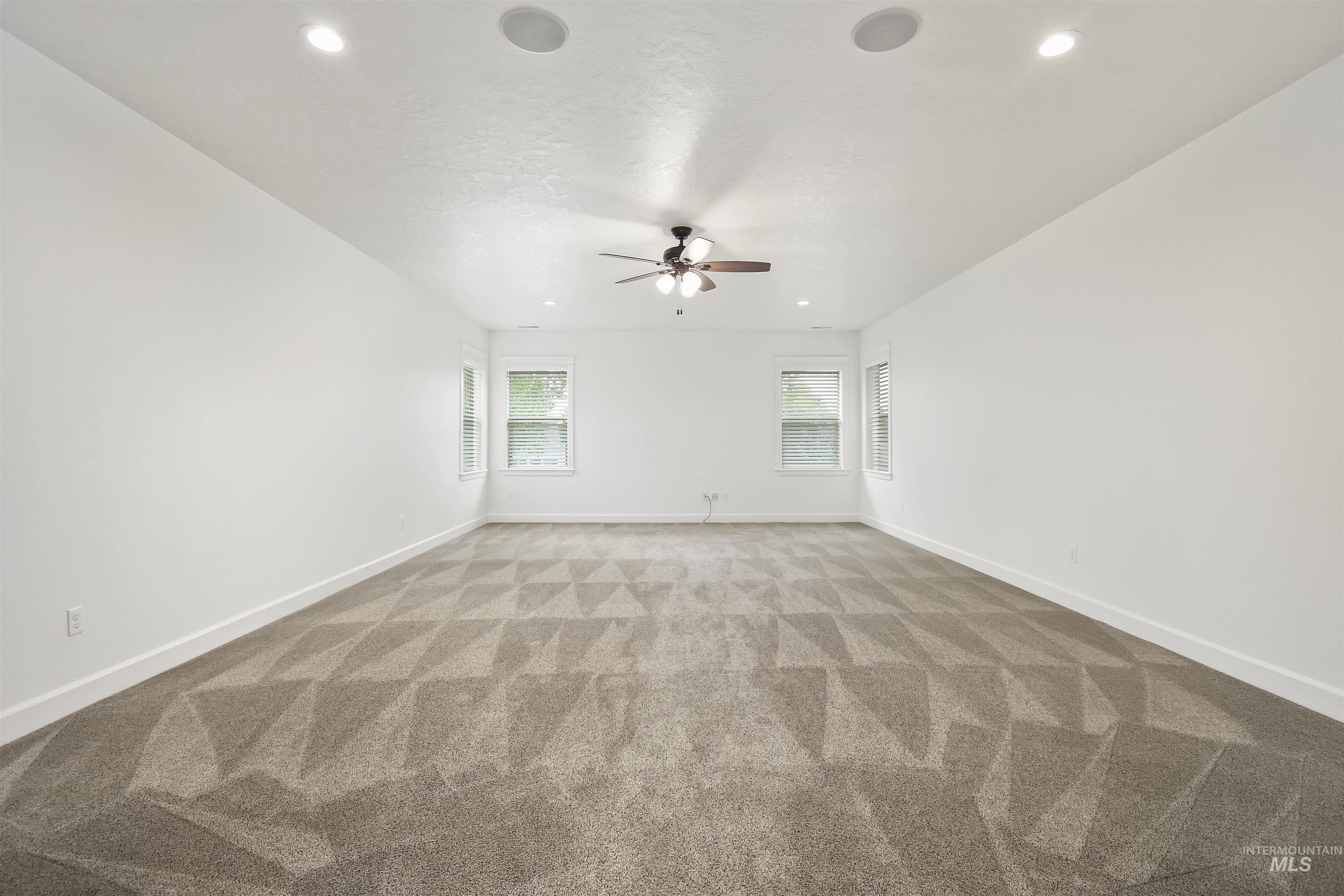 1622 W Covenant Hill Ct