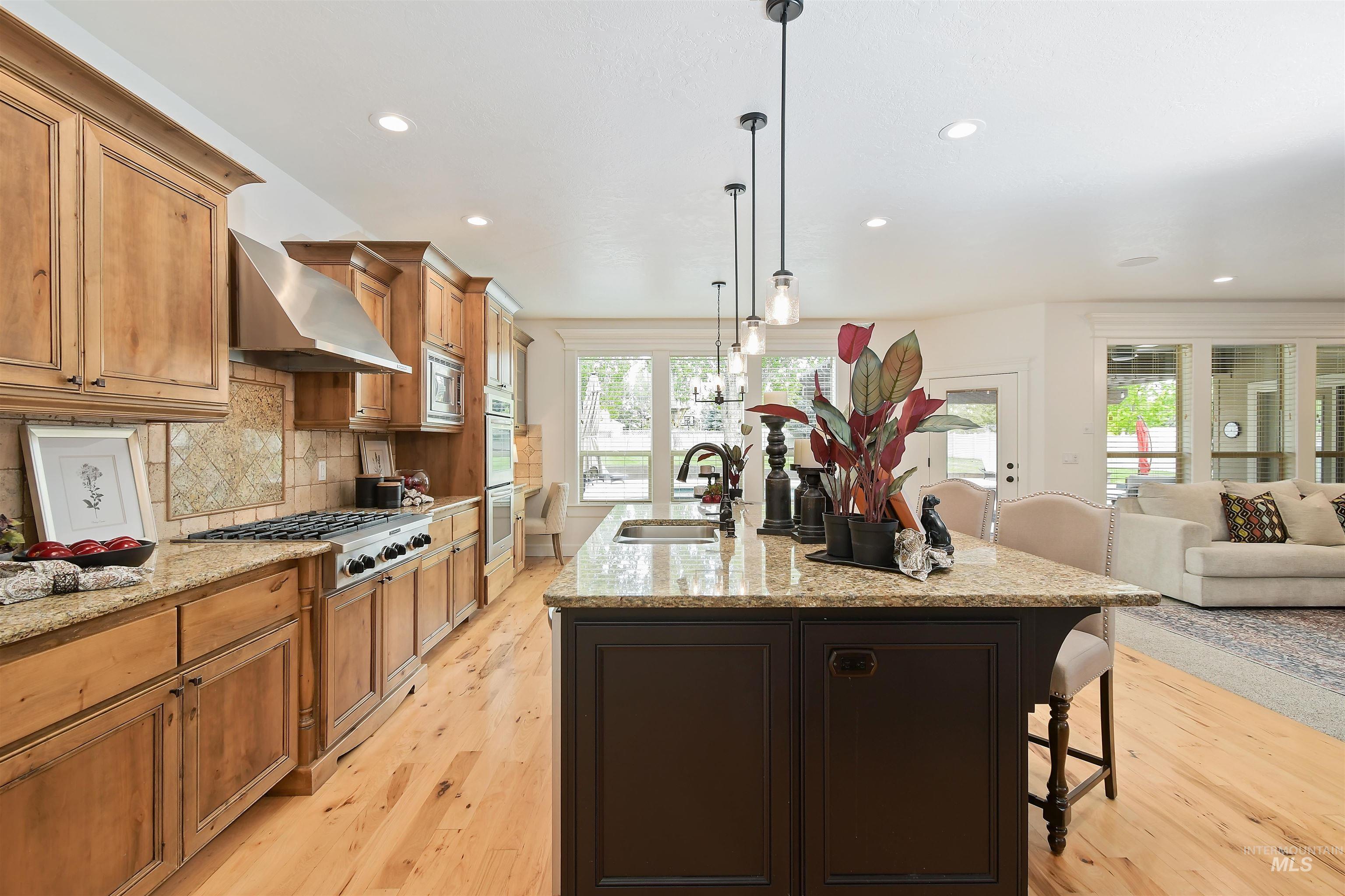 1622 W Covenant Hill Ct