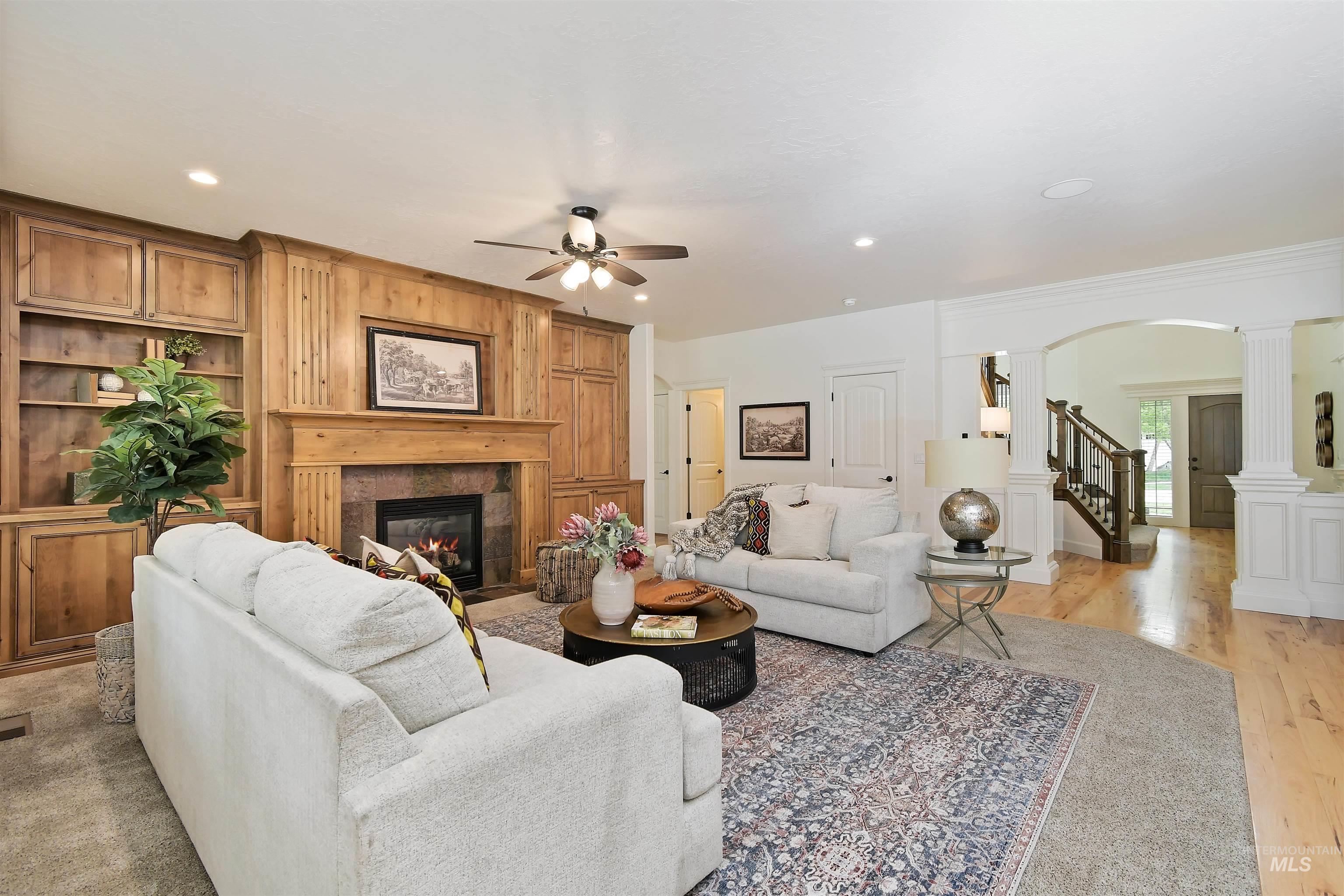 1622 W Covenant Hill Ct