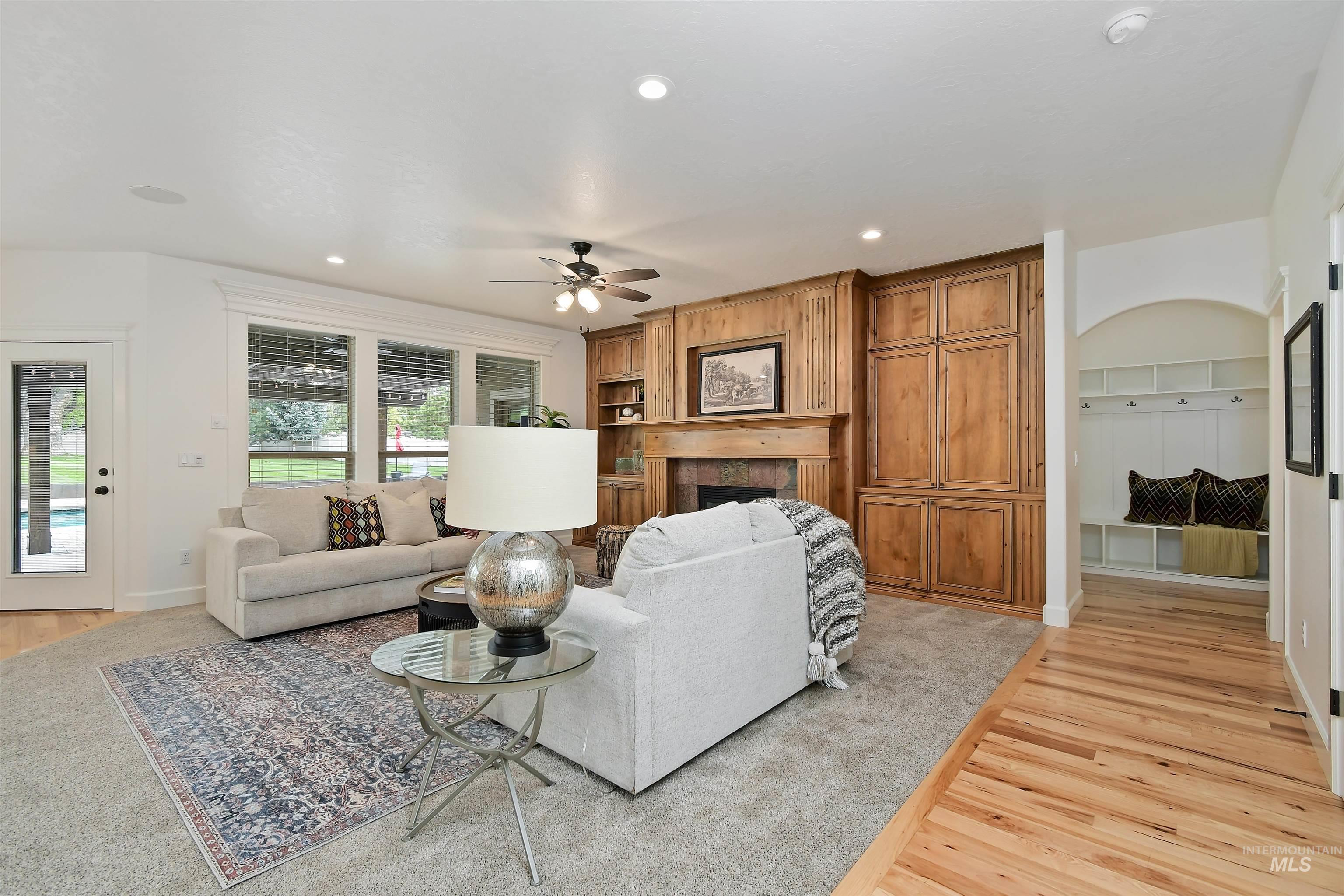 1622 W Covenant Hill Ct