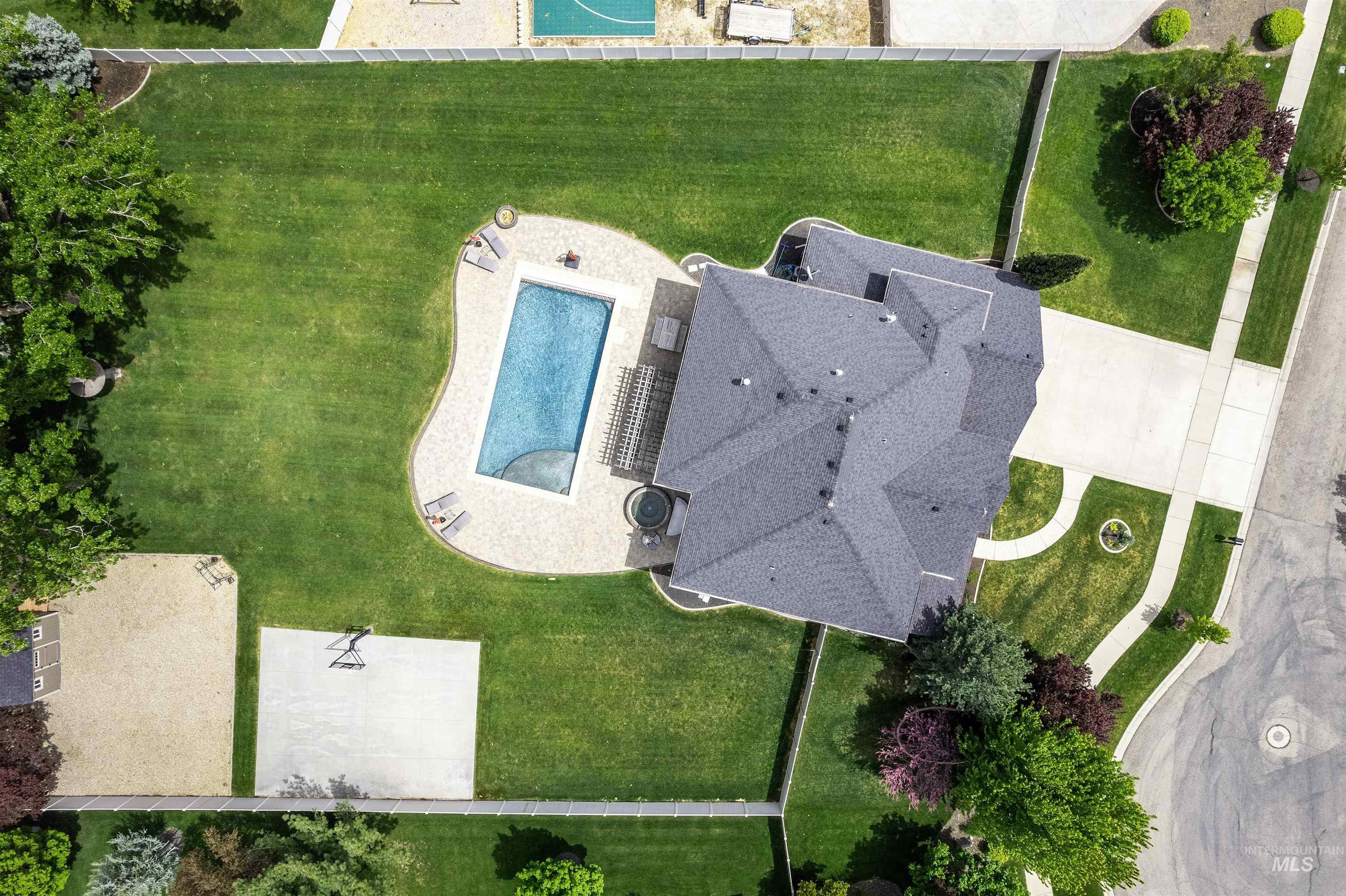 1622 W Covenant Hill Ct