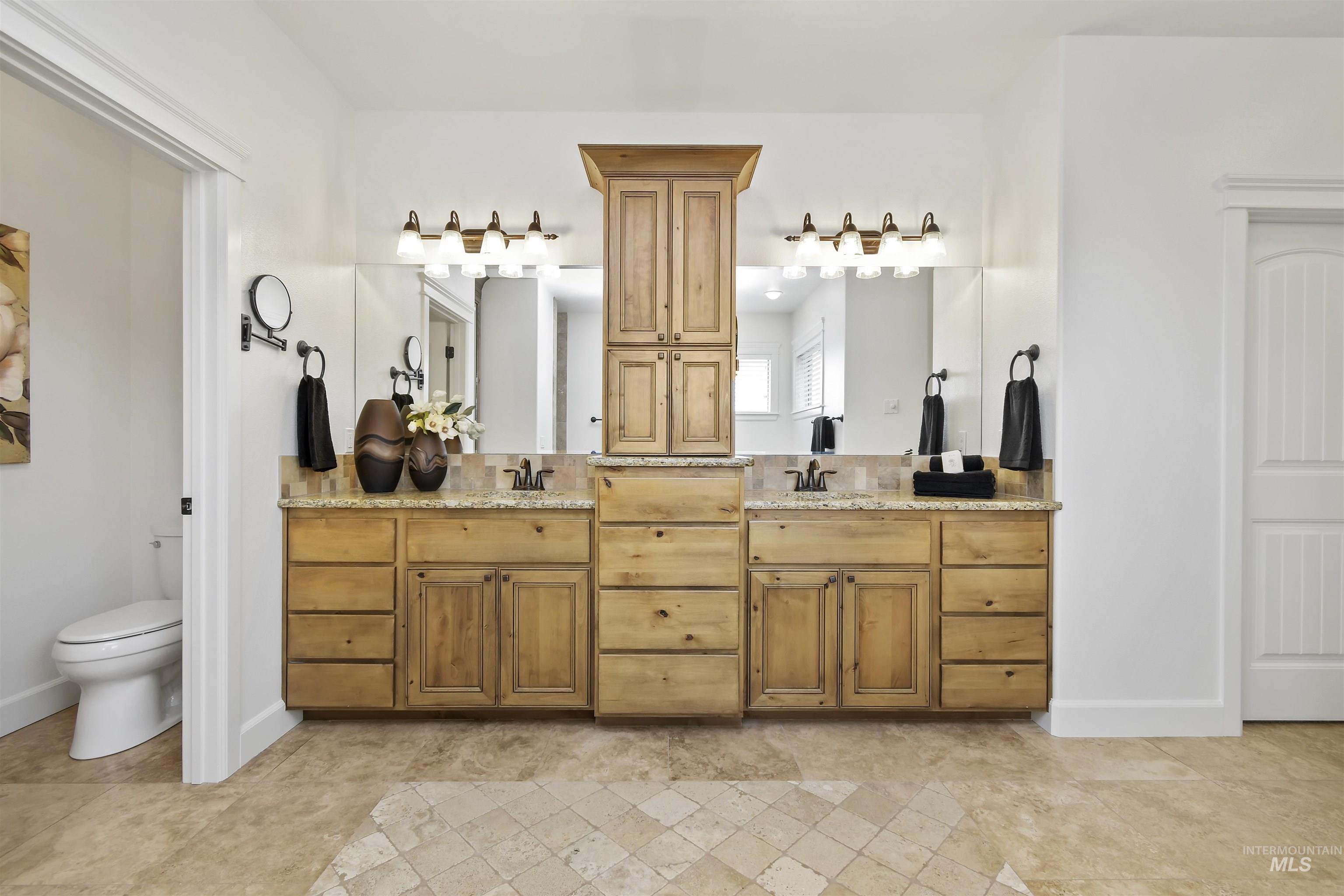 1622 W Covenant Hill Ct