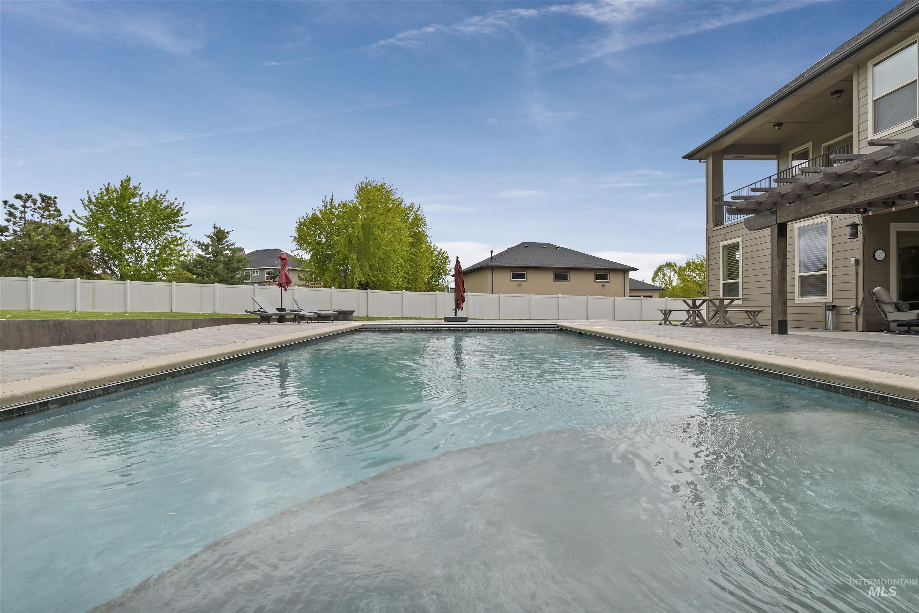 1622 W Covenant Hill Ct