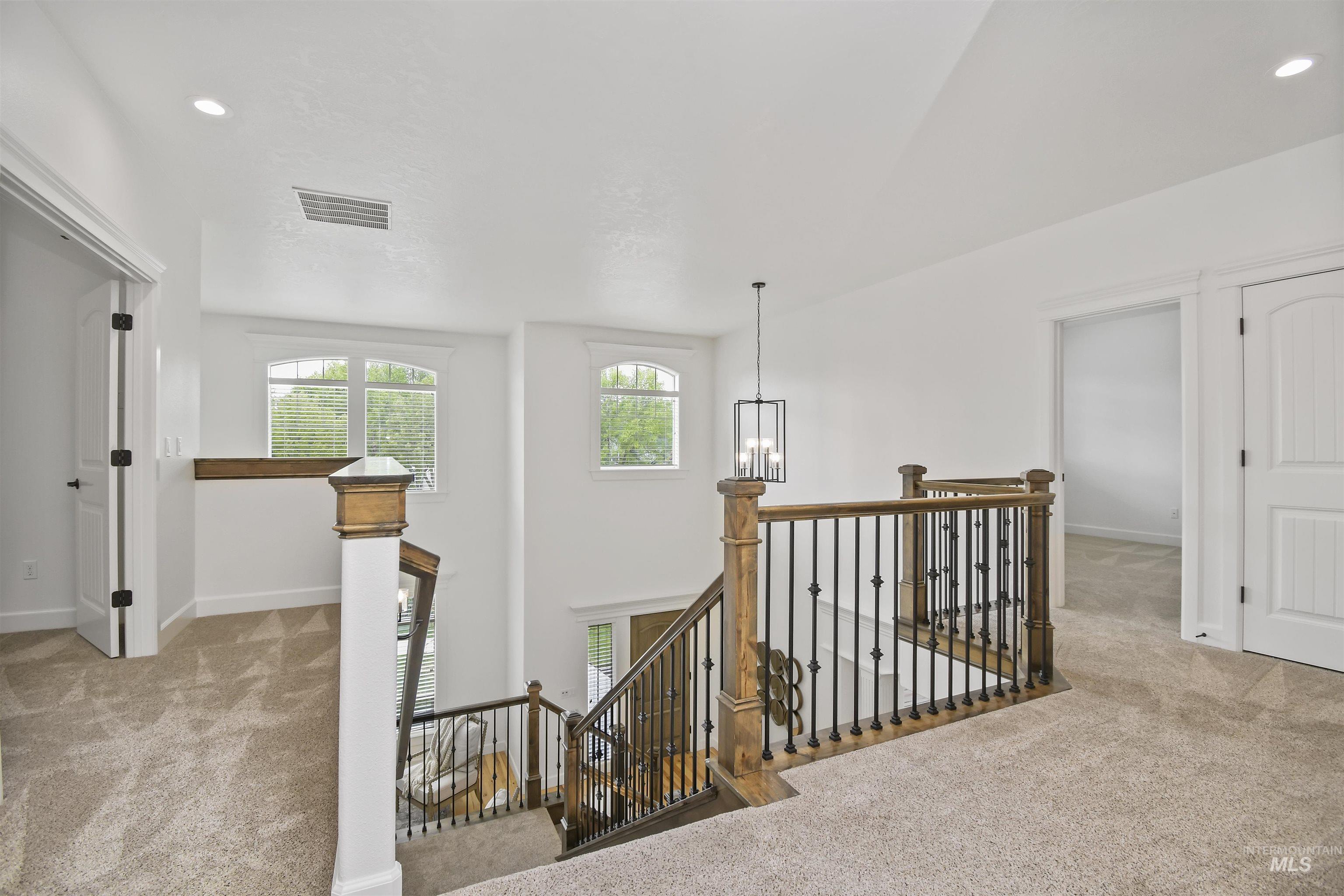 1622 W Covenant Hill Ct