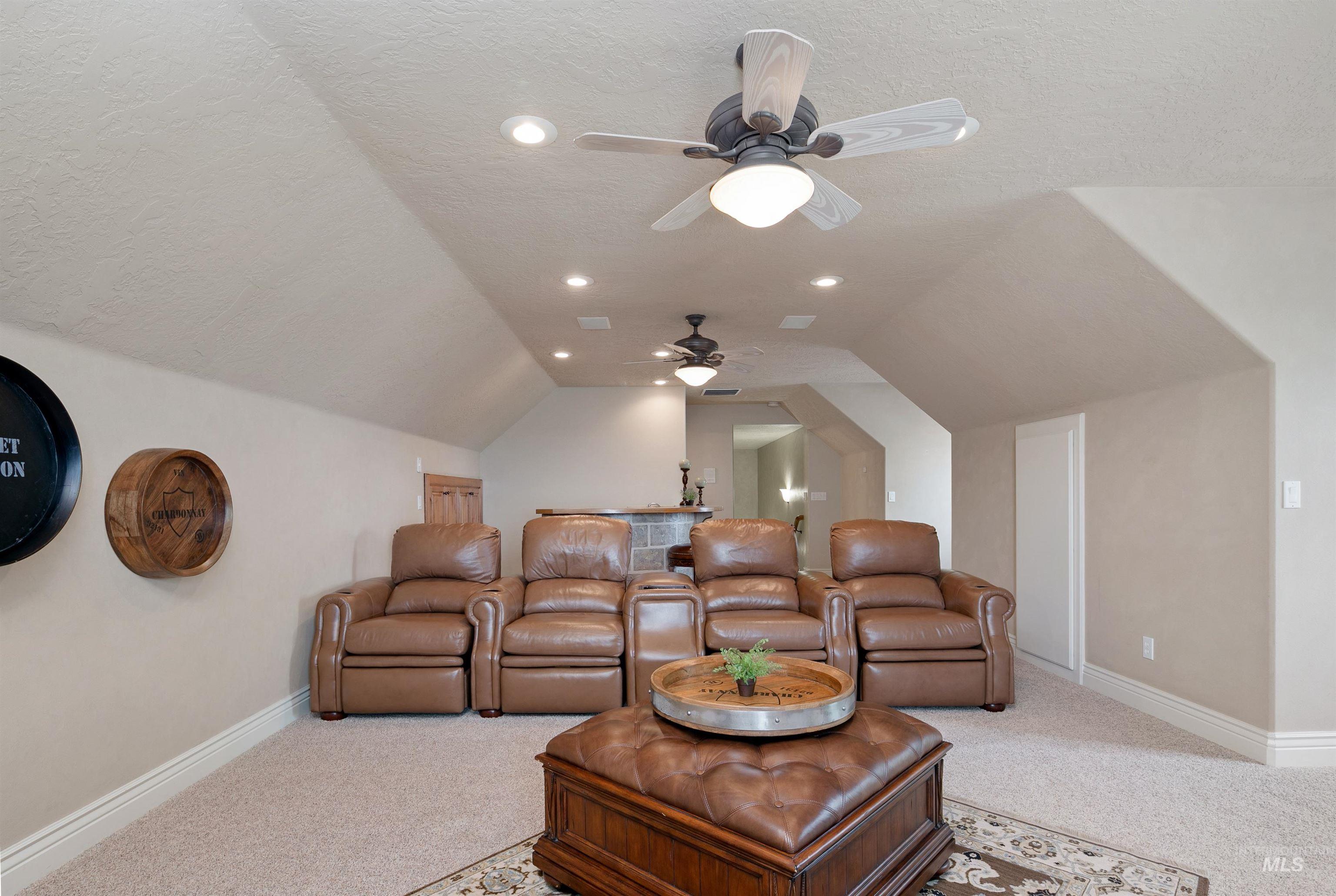 6570 Schmidt Ln