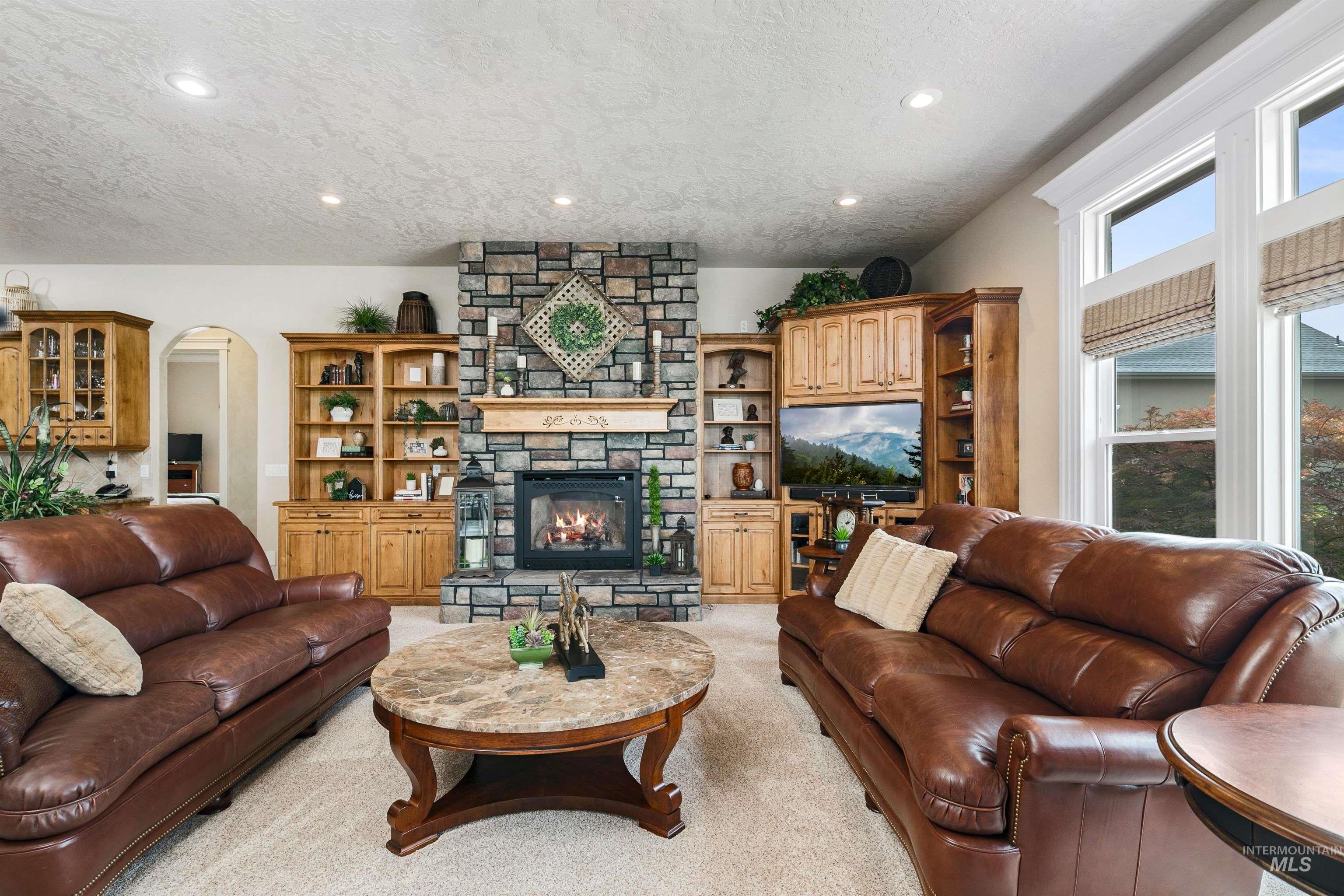 6570 Schmidt Ln