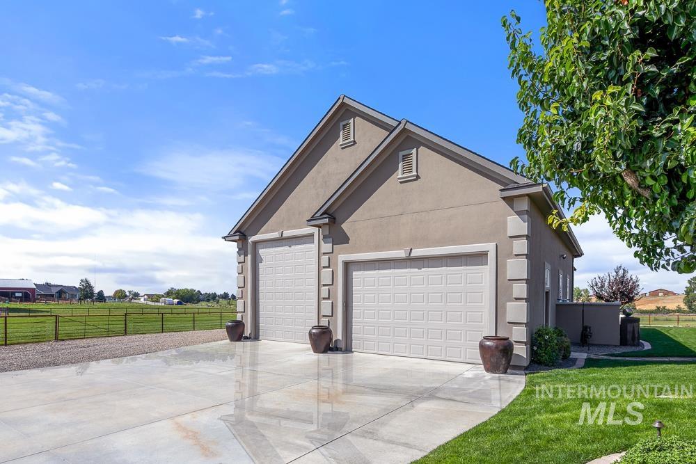 6570 Schmidt Ln
