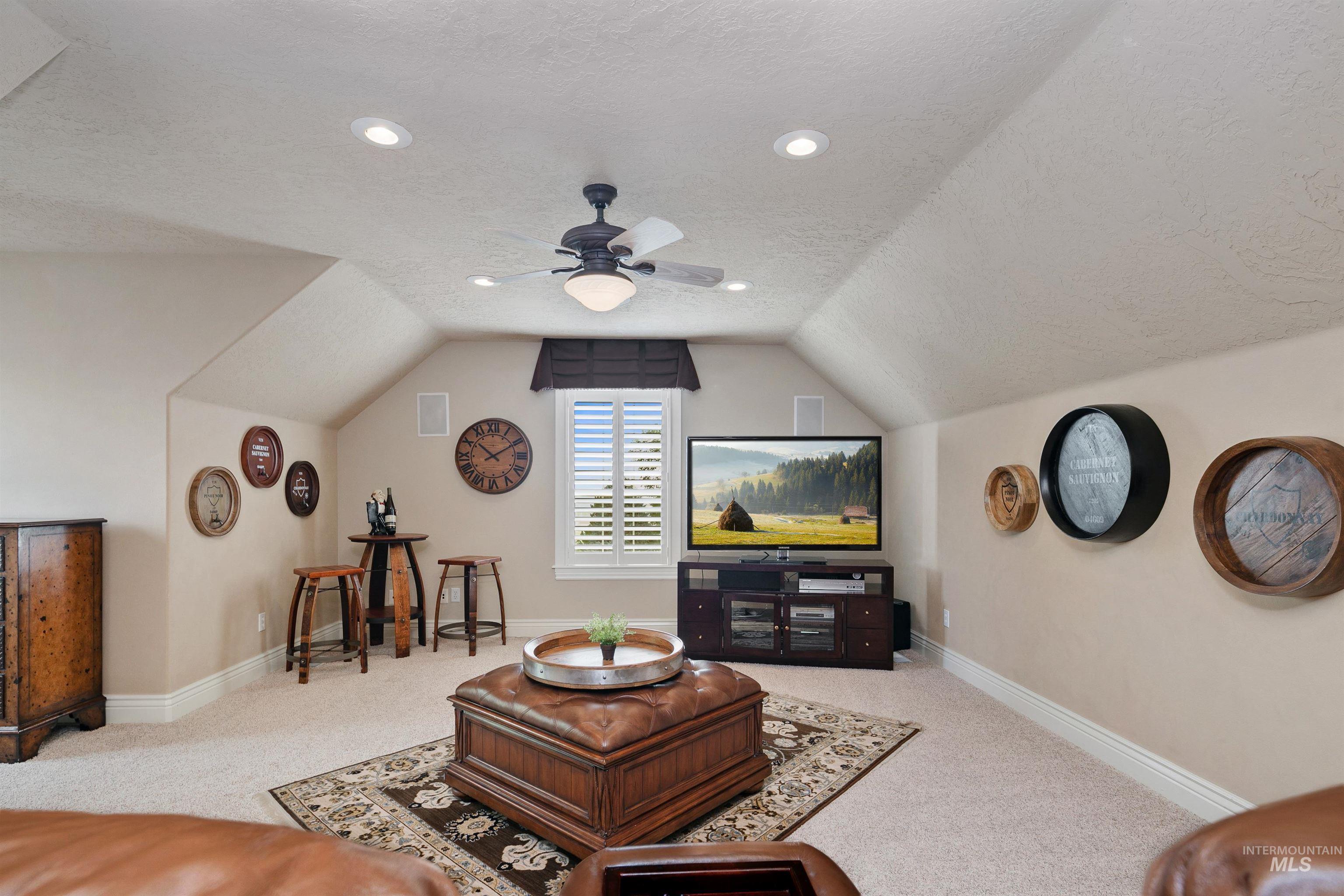 6570 Schmidt Ln