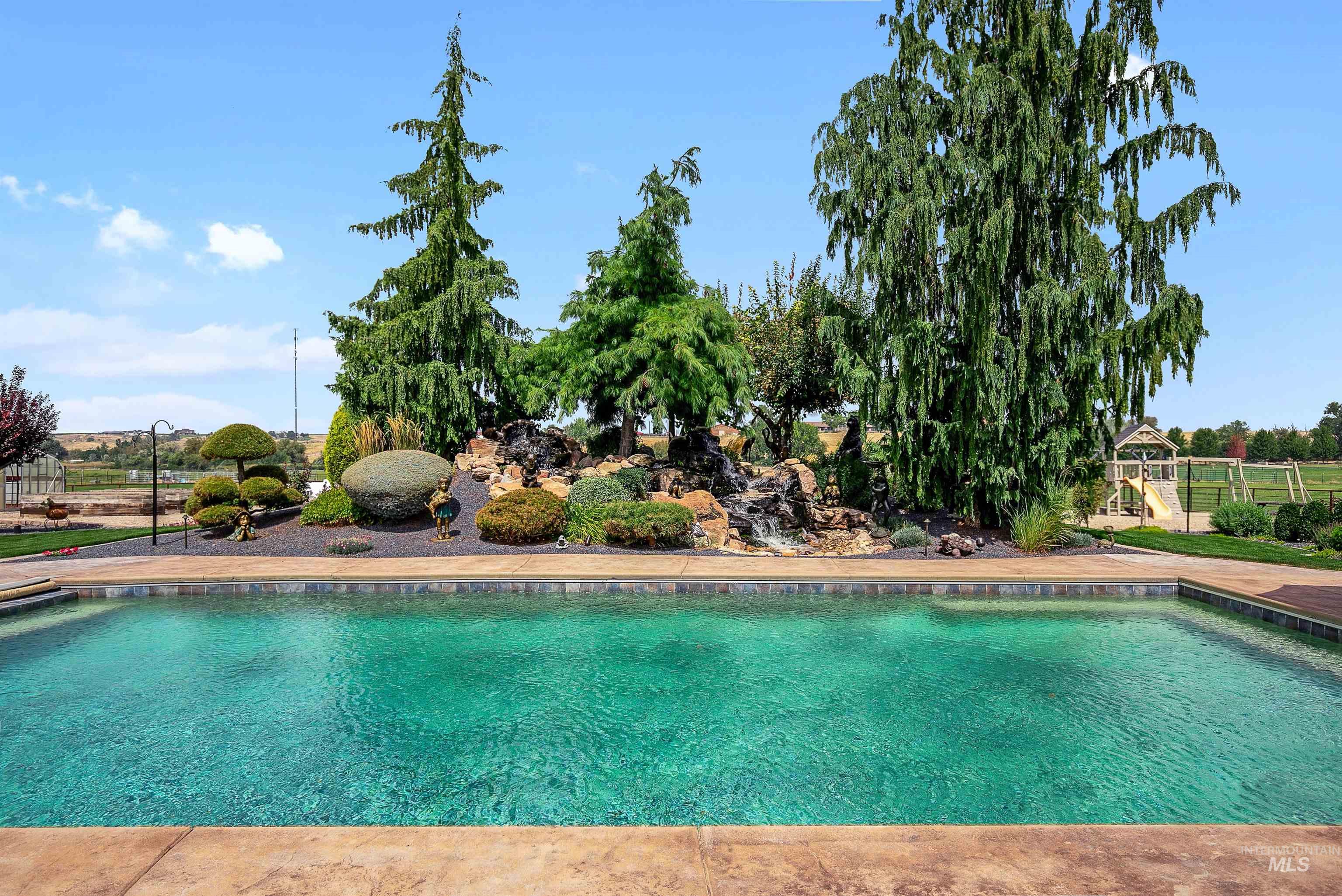 6570 Schmidt Ln