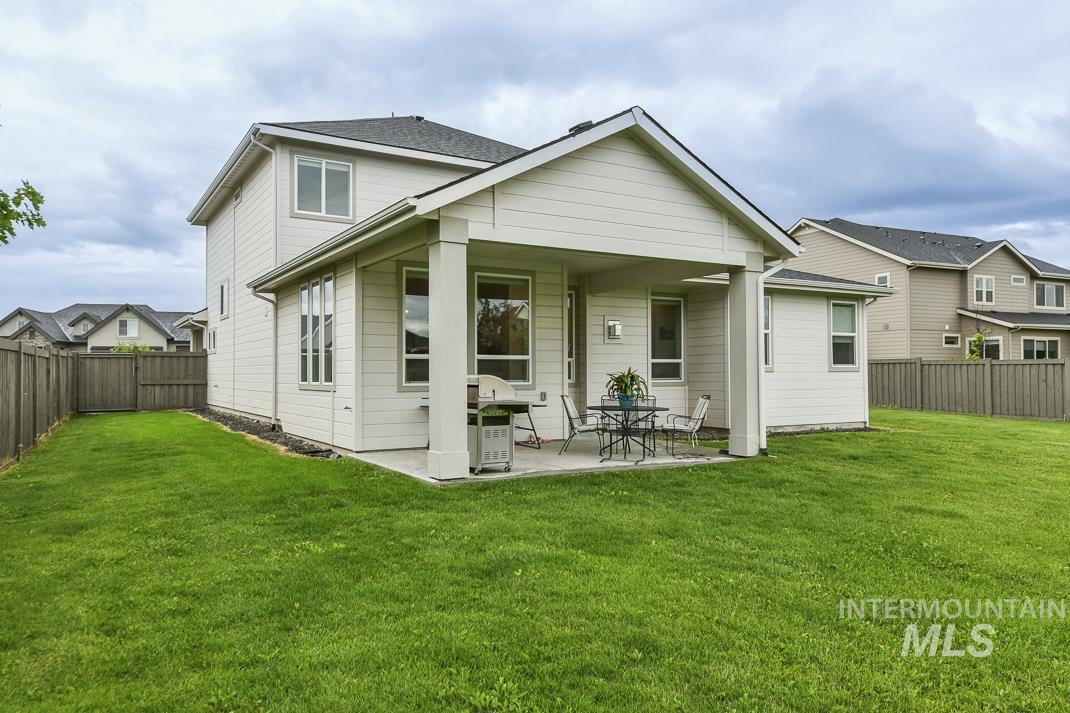 1831 N Racing Water Place