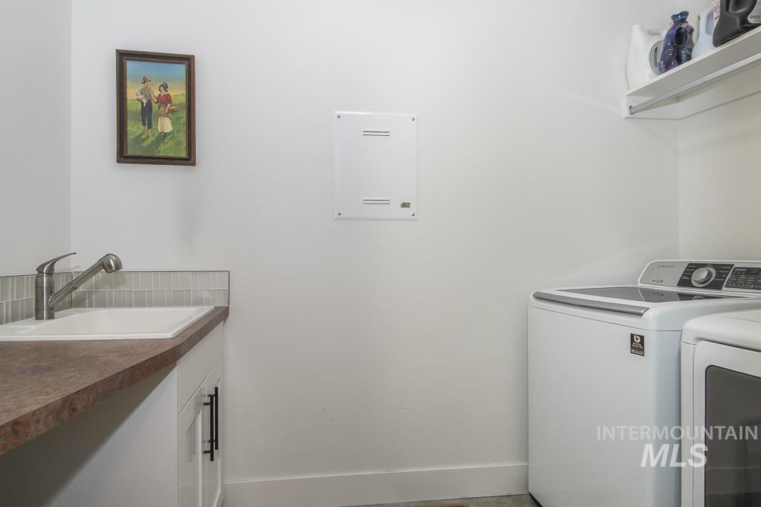 1831 N Racing Water Place