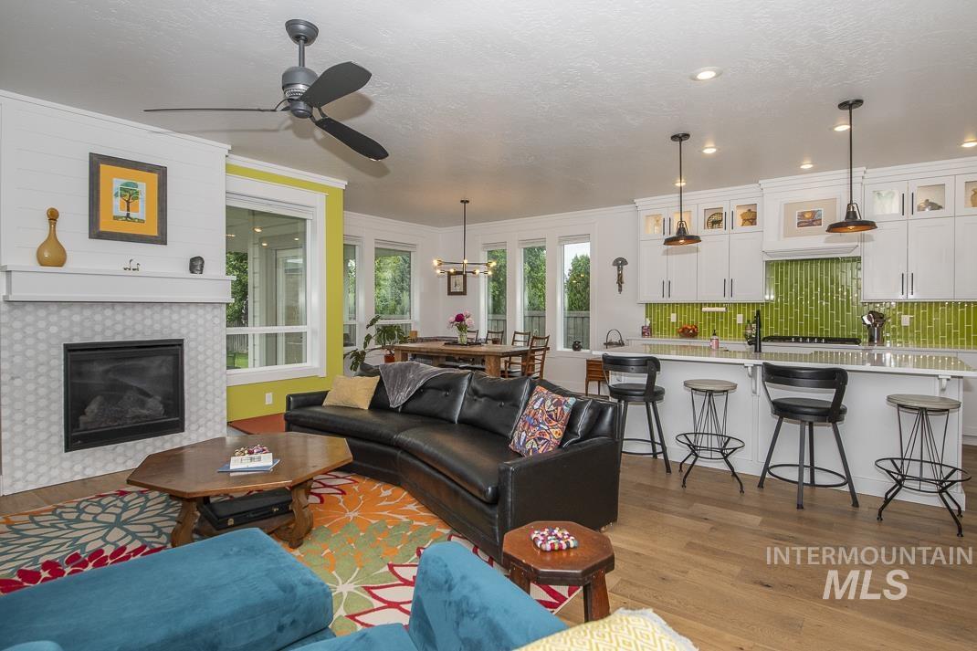 1831 N Racing Water Place