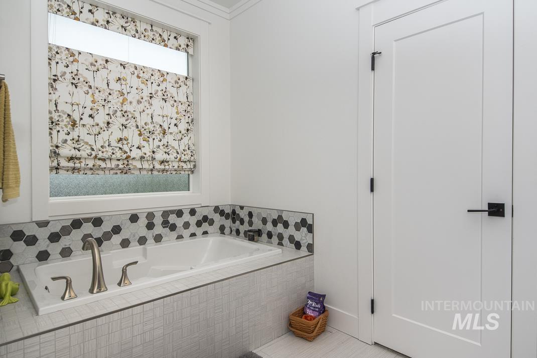 1831 N Racing Water Place