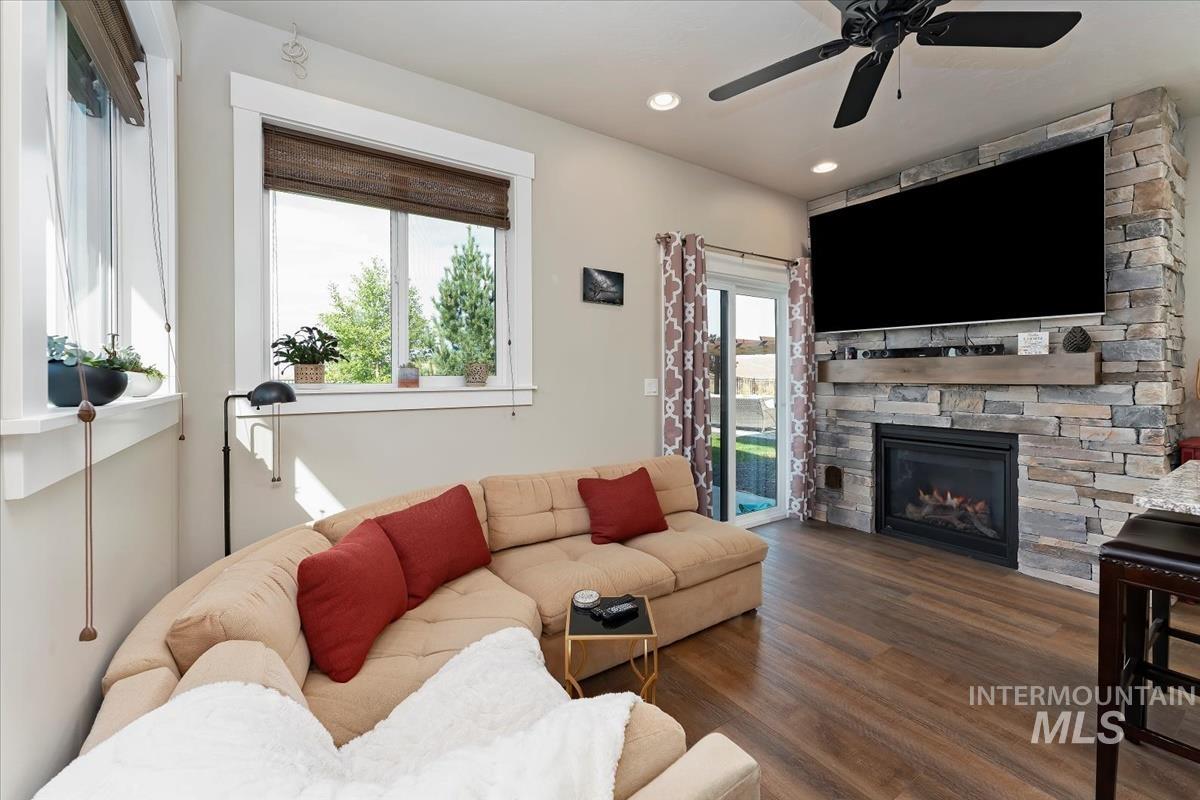 5035 W Parkridge Dr