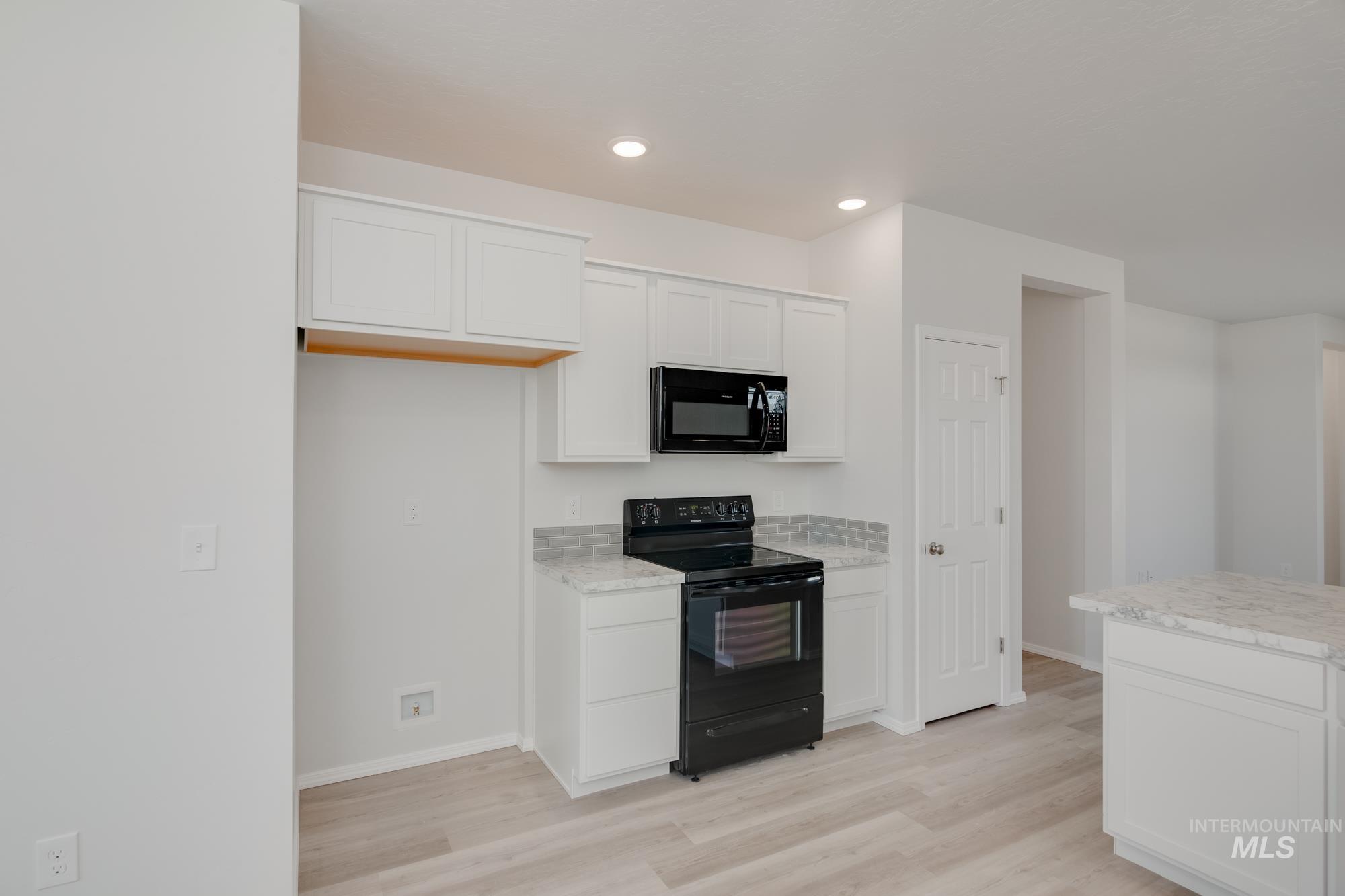 5006 W Riva Capri St