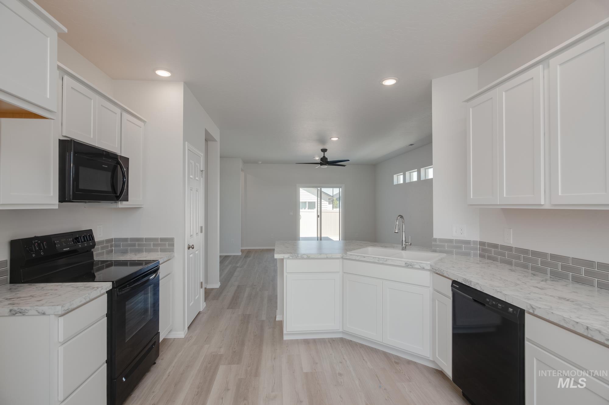 5006 W Riva Capri St