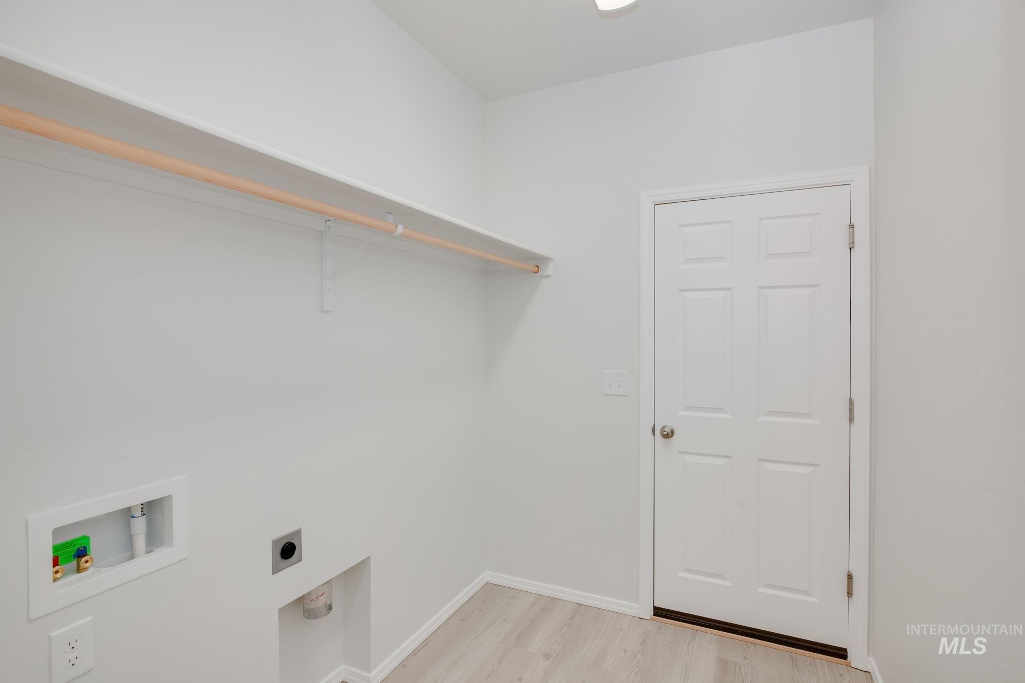 5006 W Riva Capri St