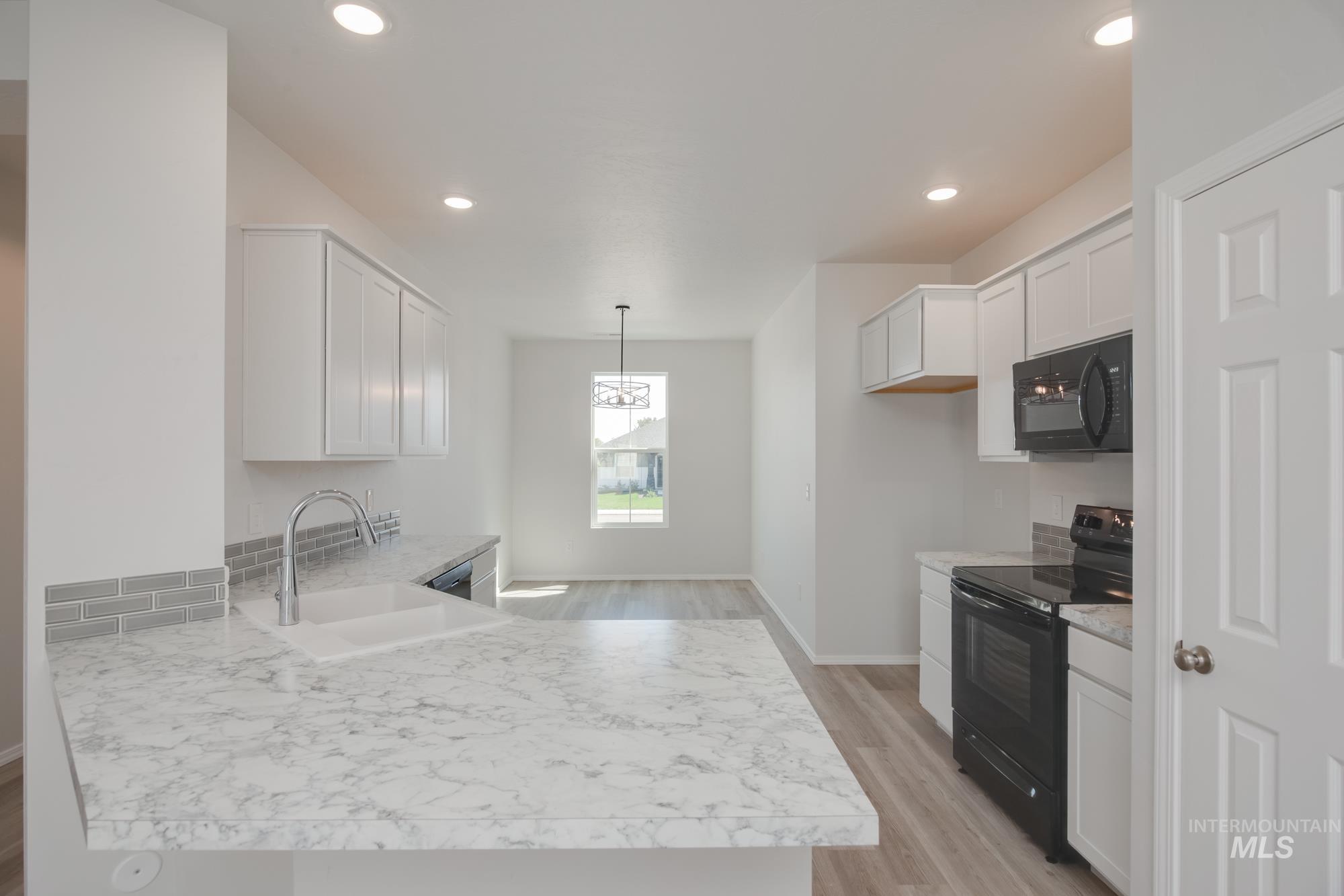 5006 W Riva Capri St