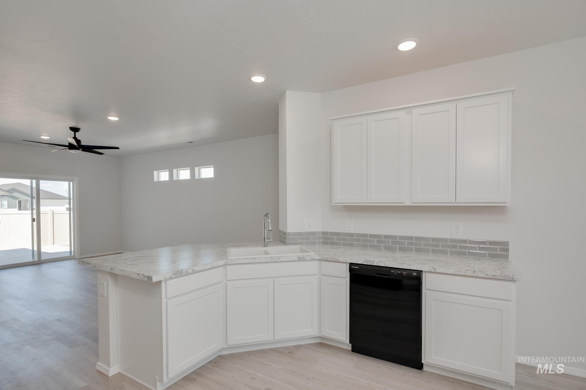 5006 W Riva Capri St