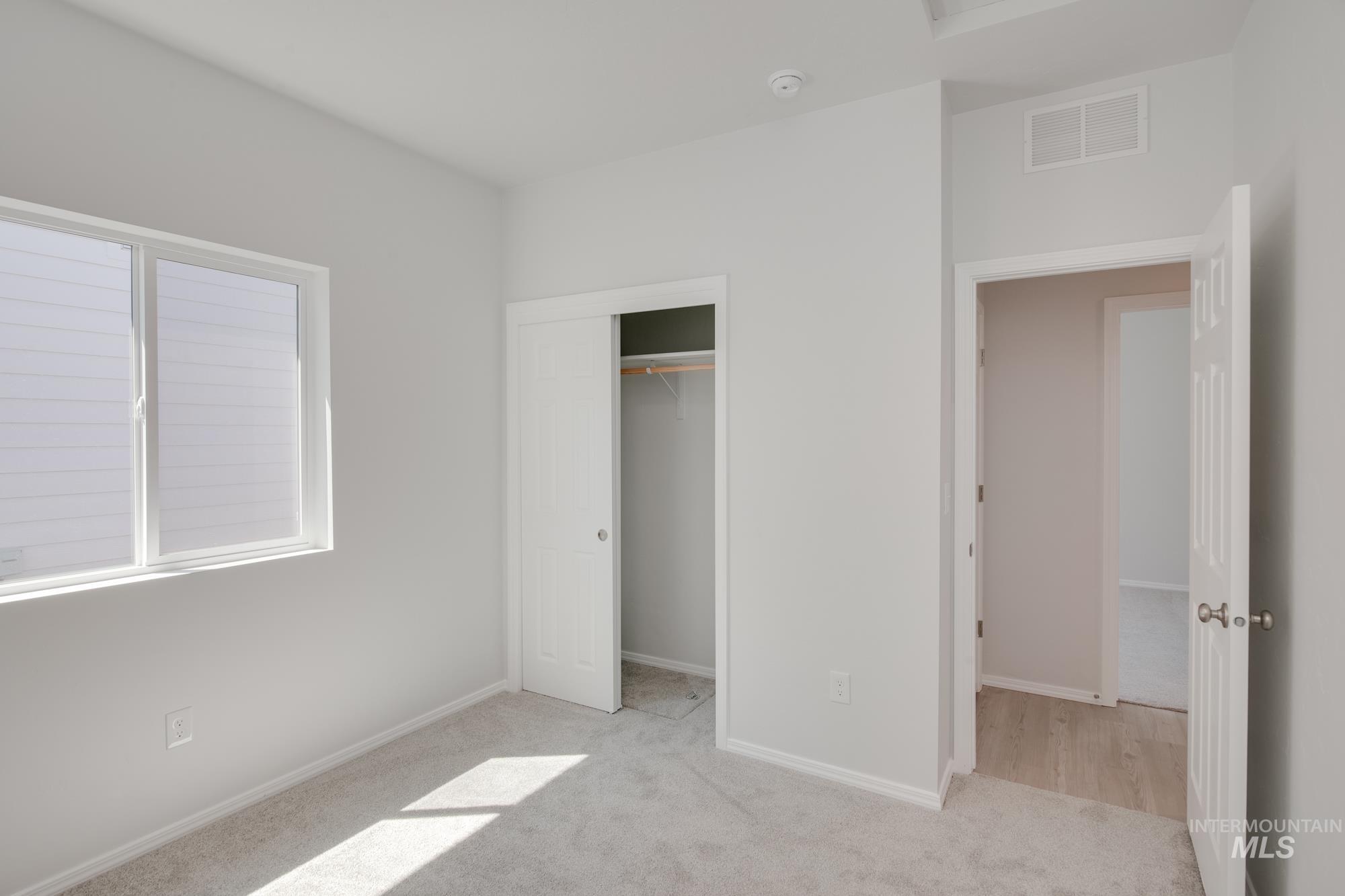 5006 W Riva Capri St