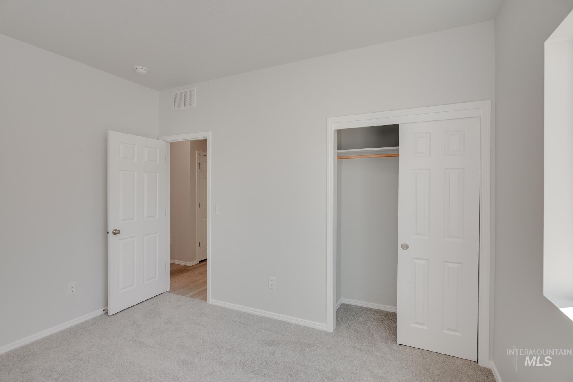 5006 W Riva Capri St