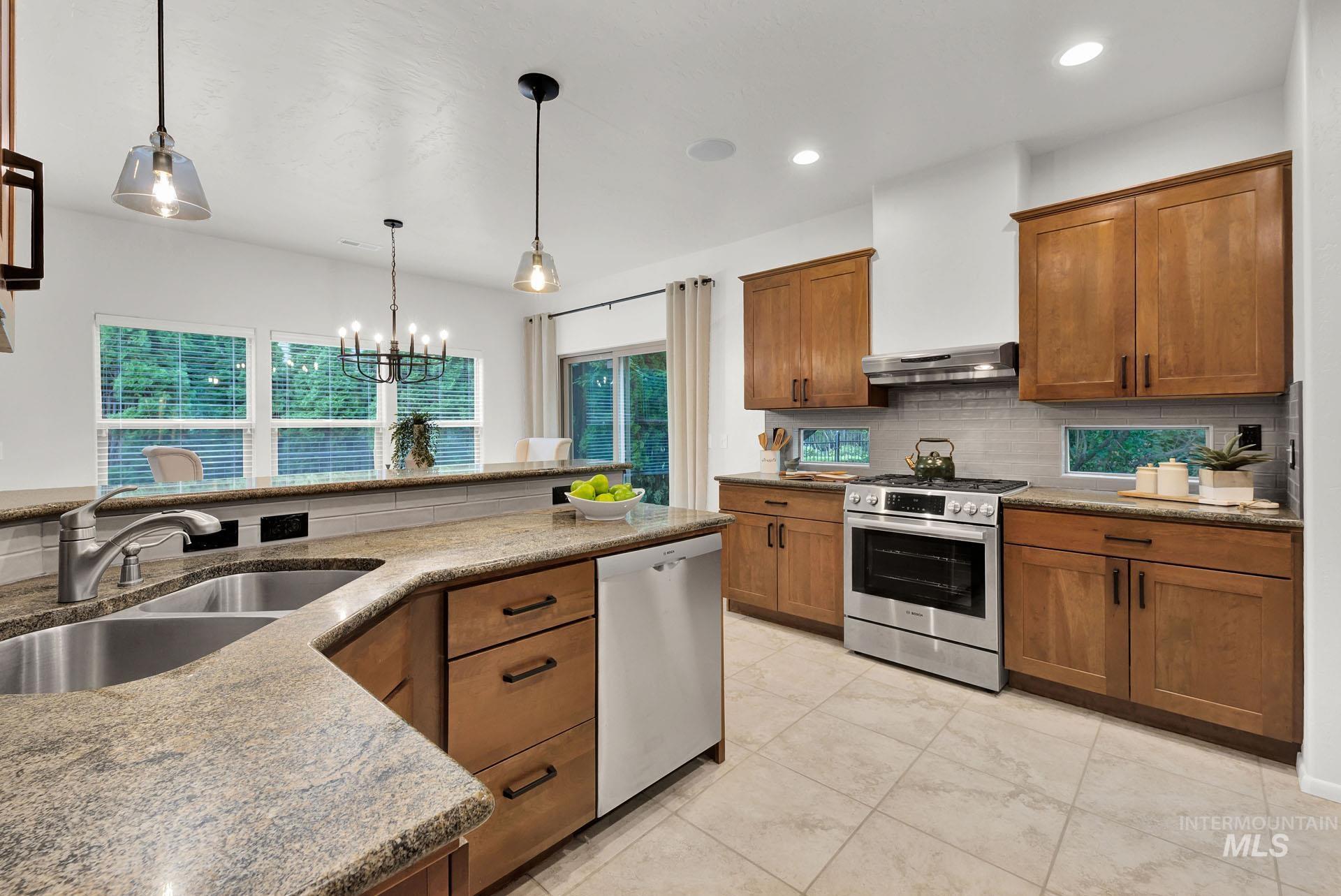 1683 S Stream Pointe Lane