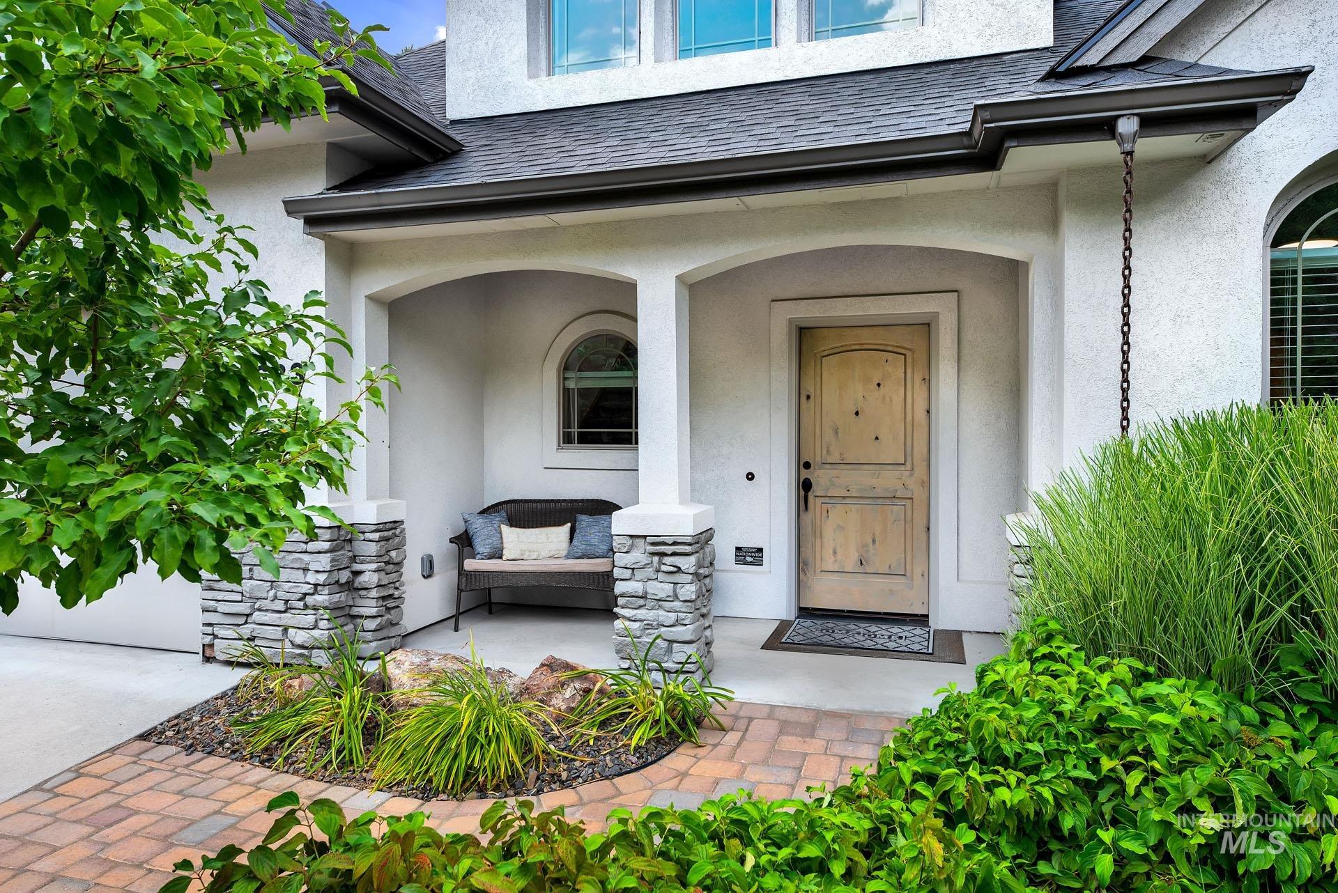 1683 S Stream Pointe Lane