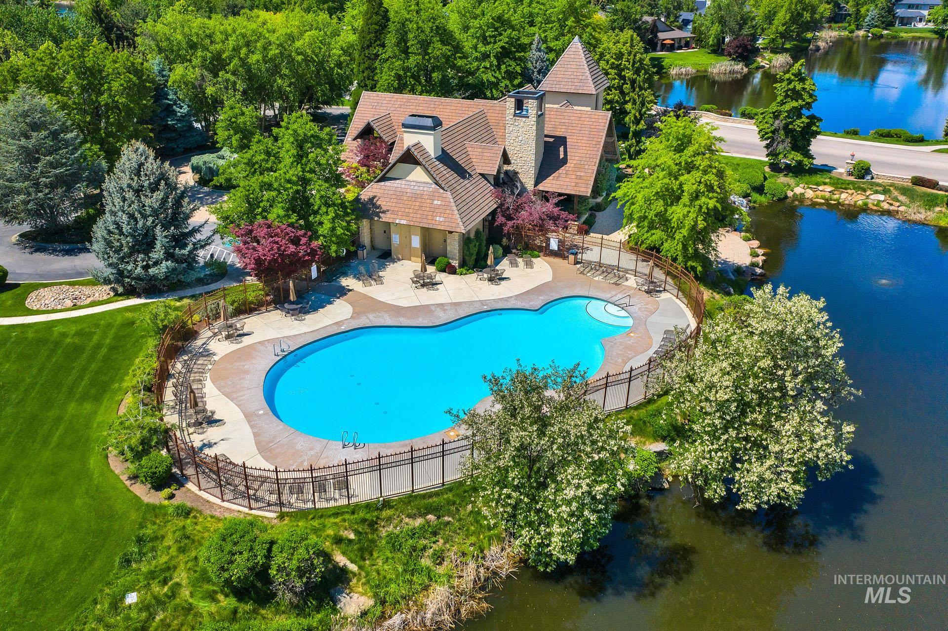 1683 S Stream Pointe Lane