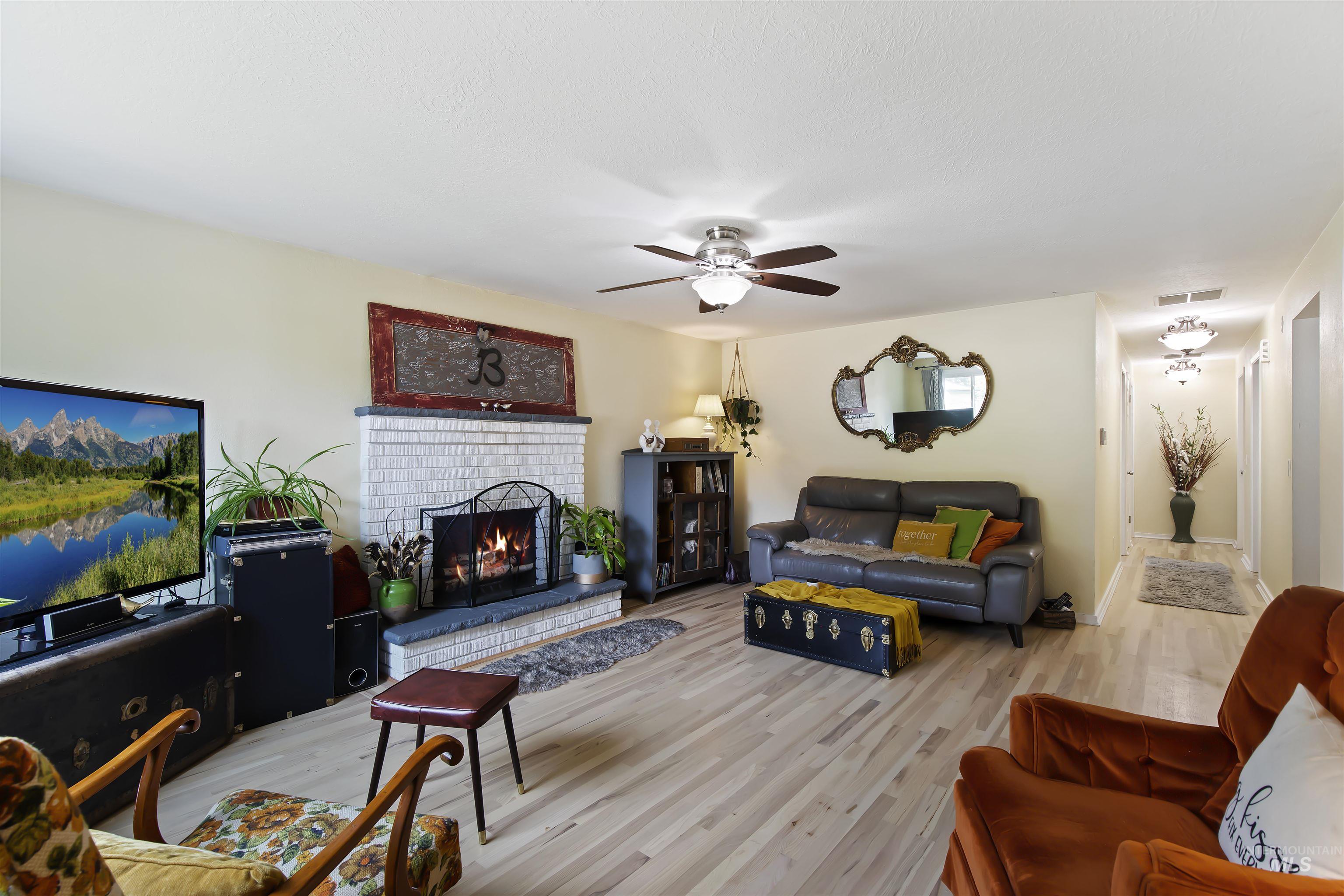154 S Harlan Pl