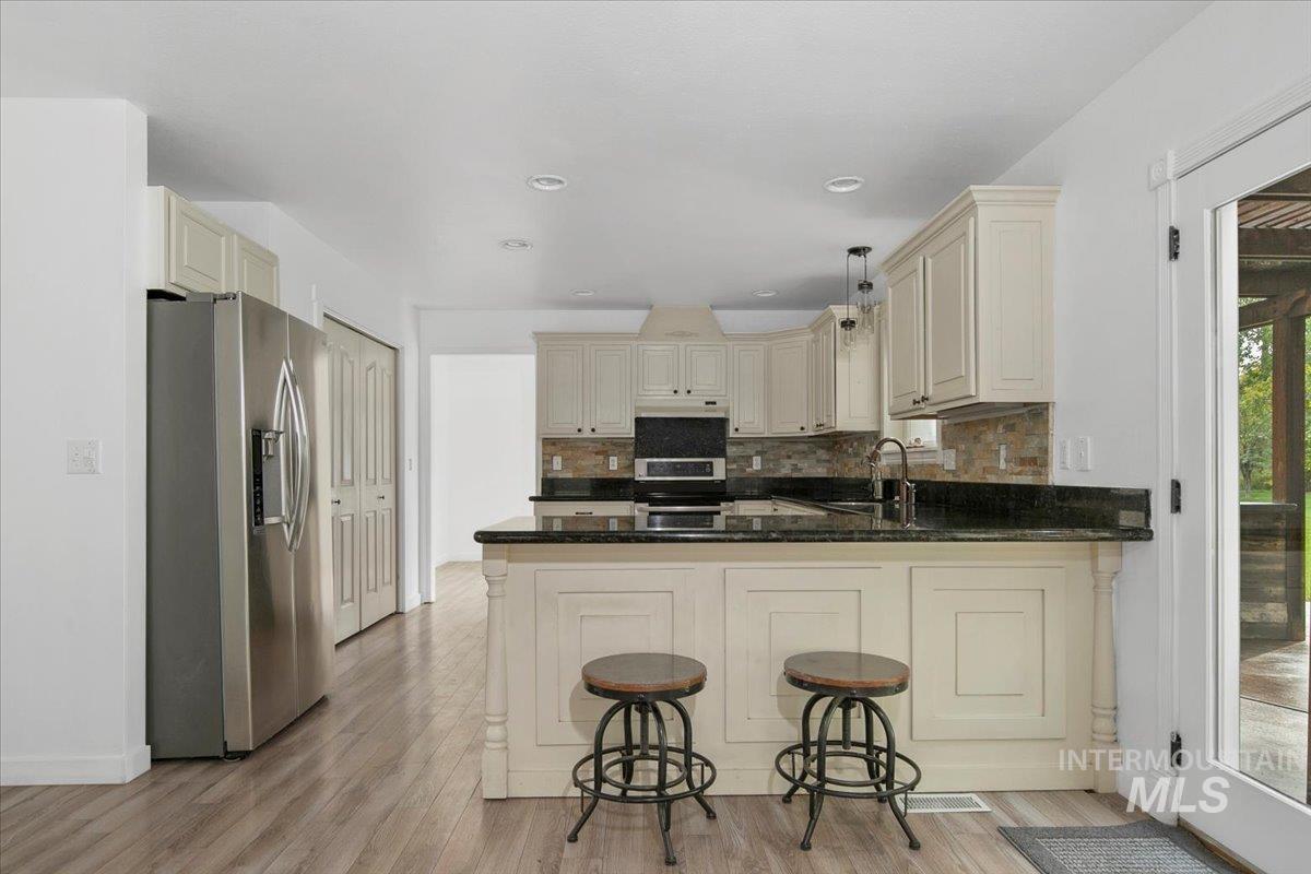6119 Leland Dr