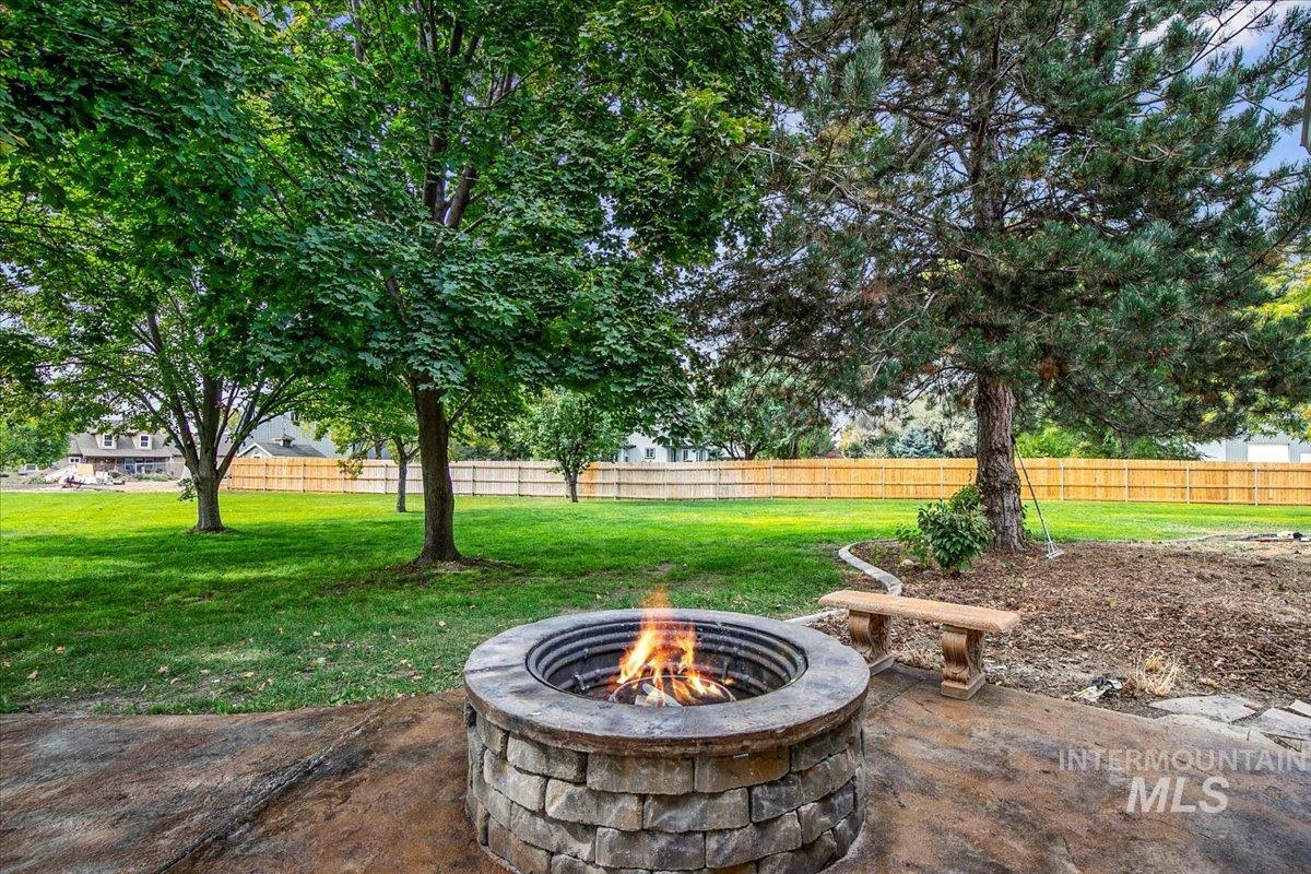 6119 Leland Dr