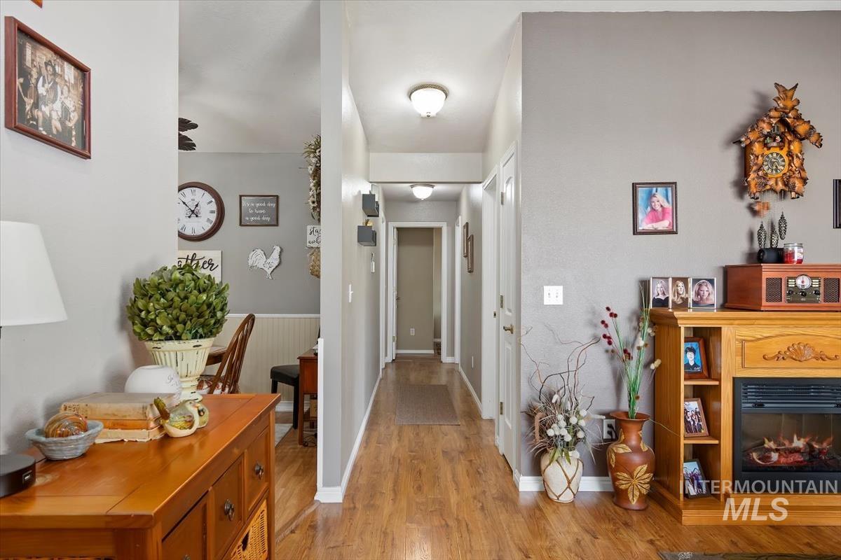 823 E Finch Creek St.