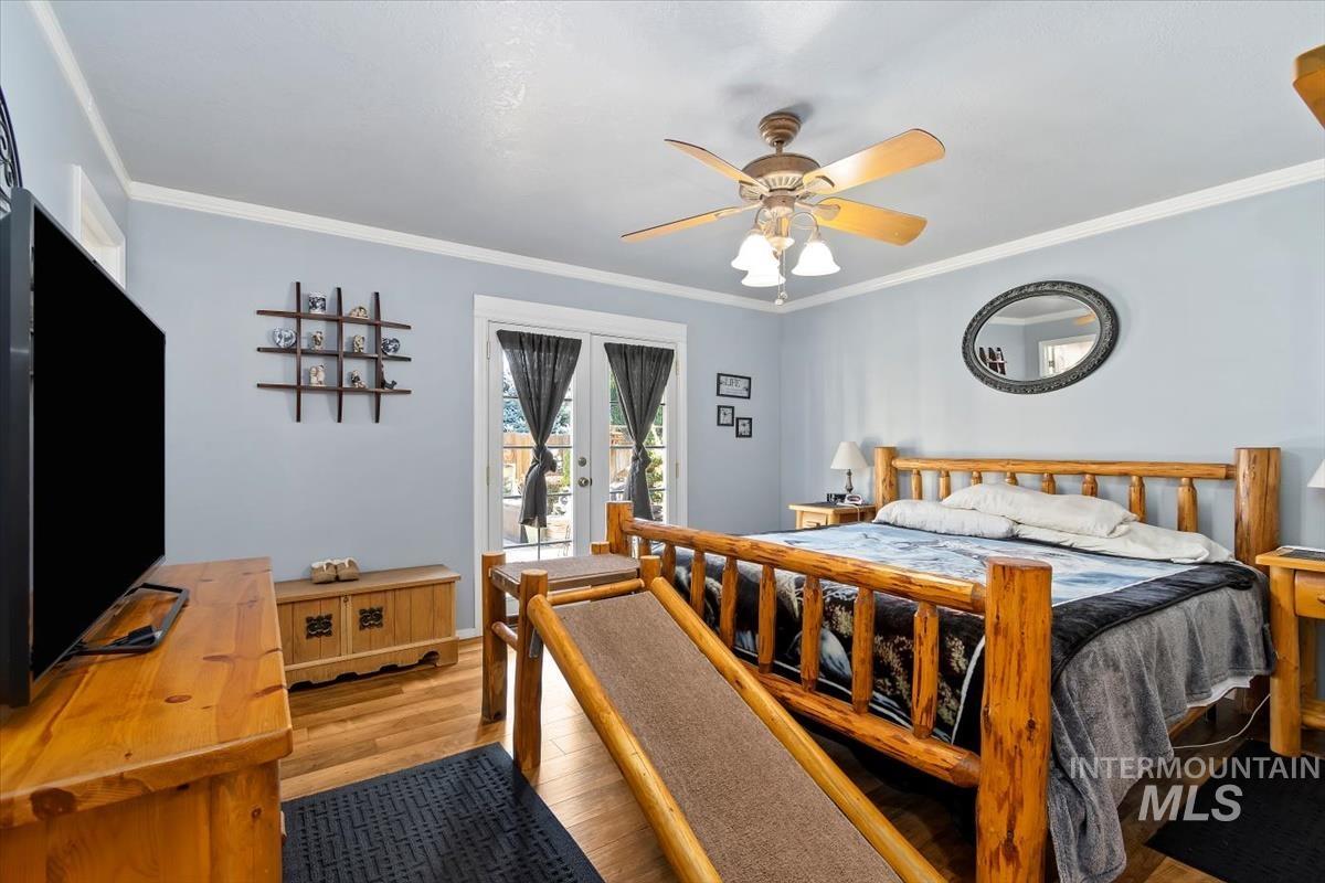 823 E Finch Creek St.