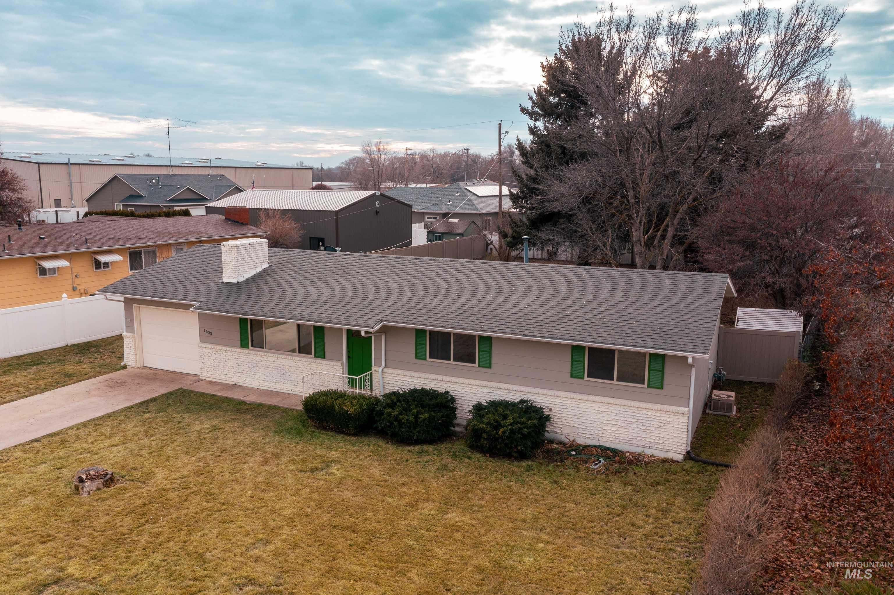 1603 E Dakota Ave