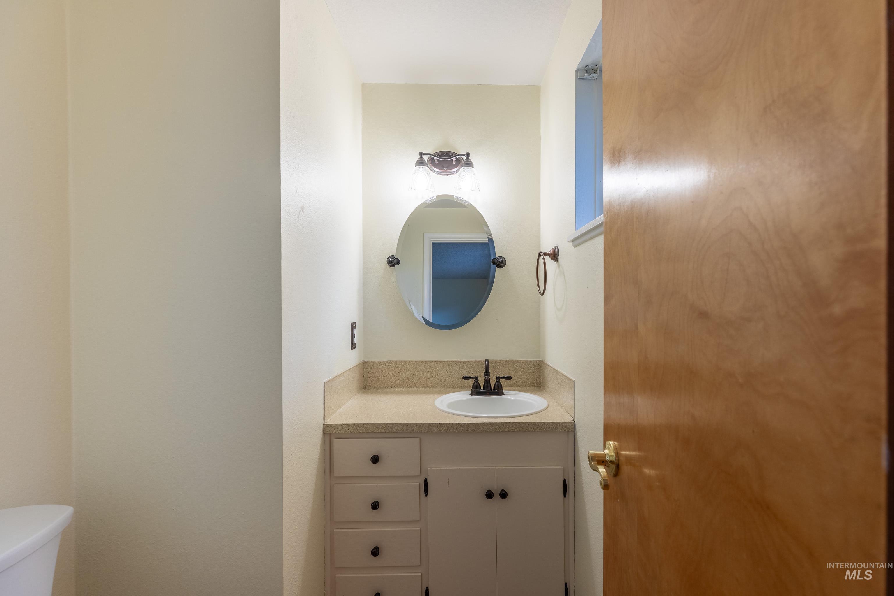 1603 E Dakota Ave