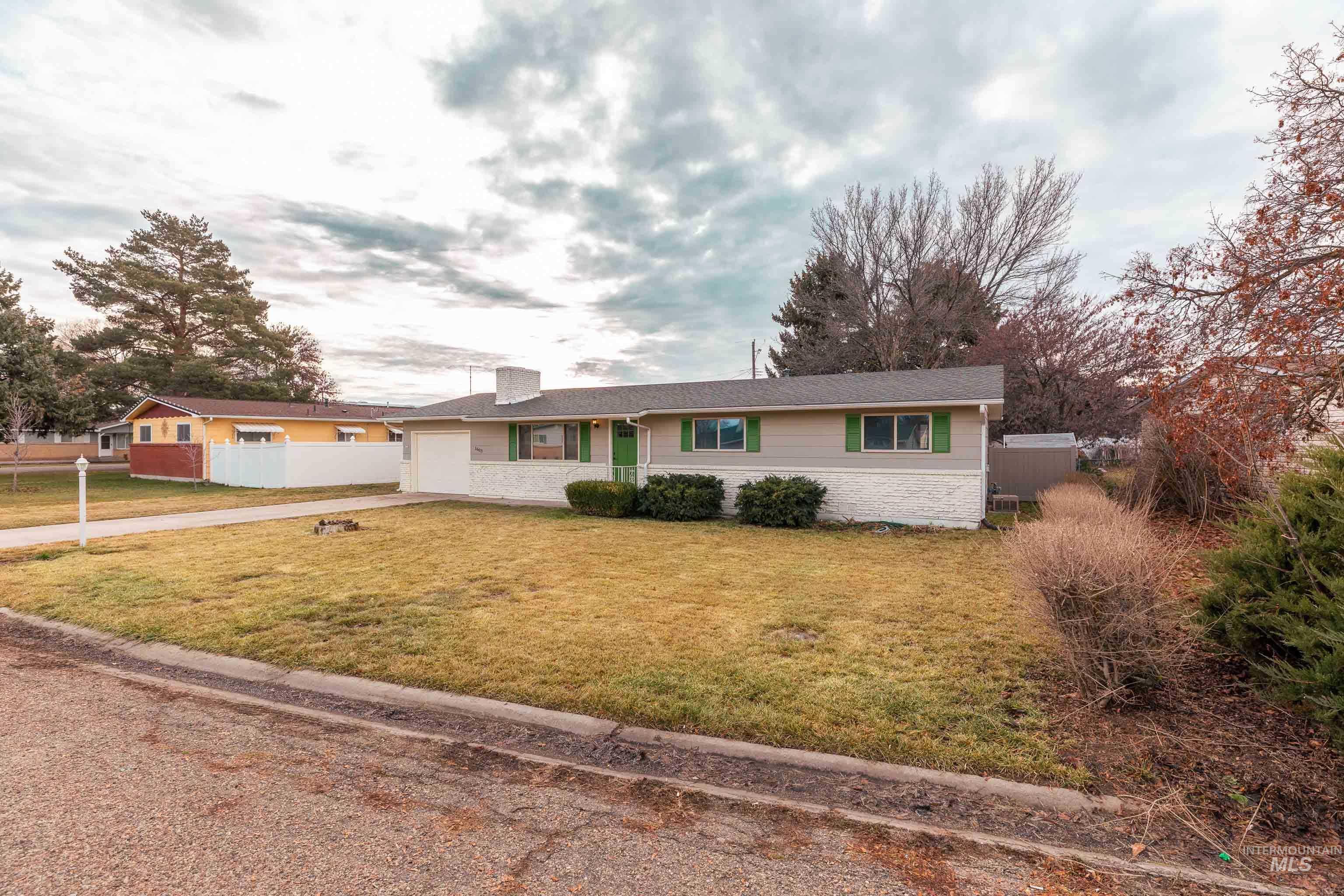 1603 E Dakota Ave