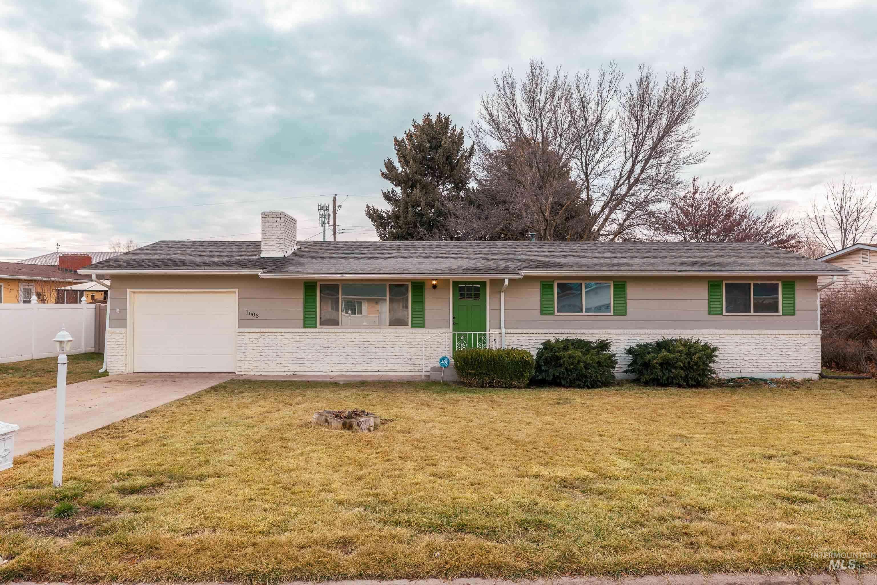 1603 E Dakota Ave