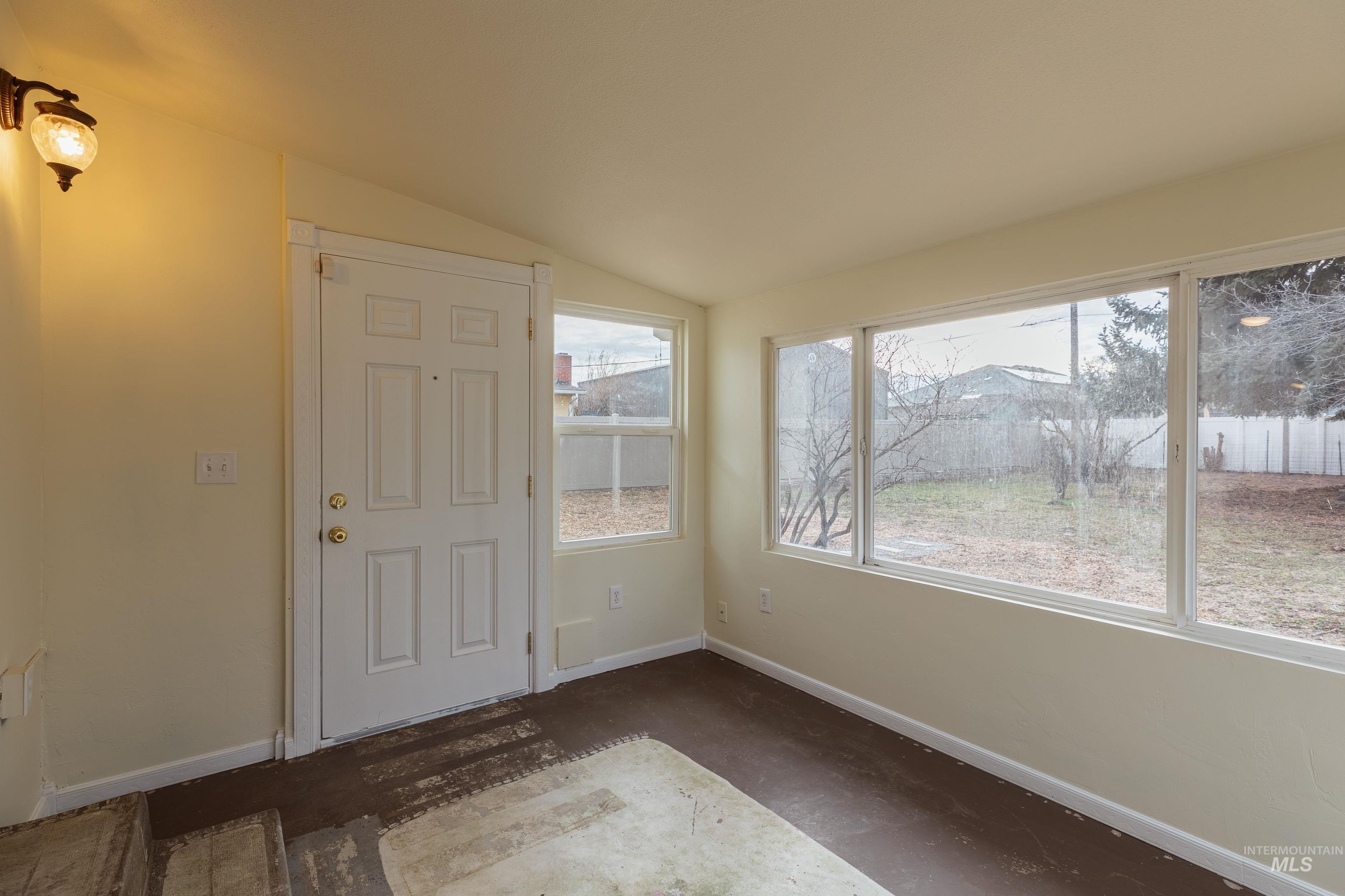 1603 E Dakota Ave