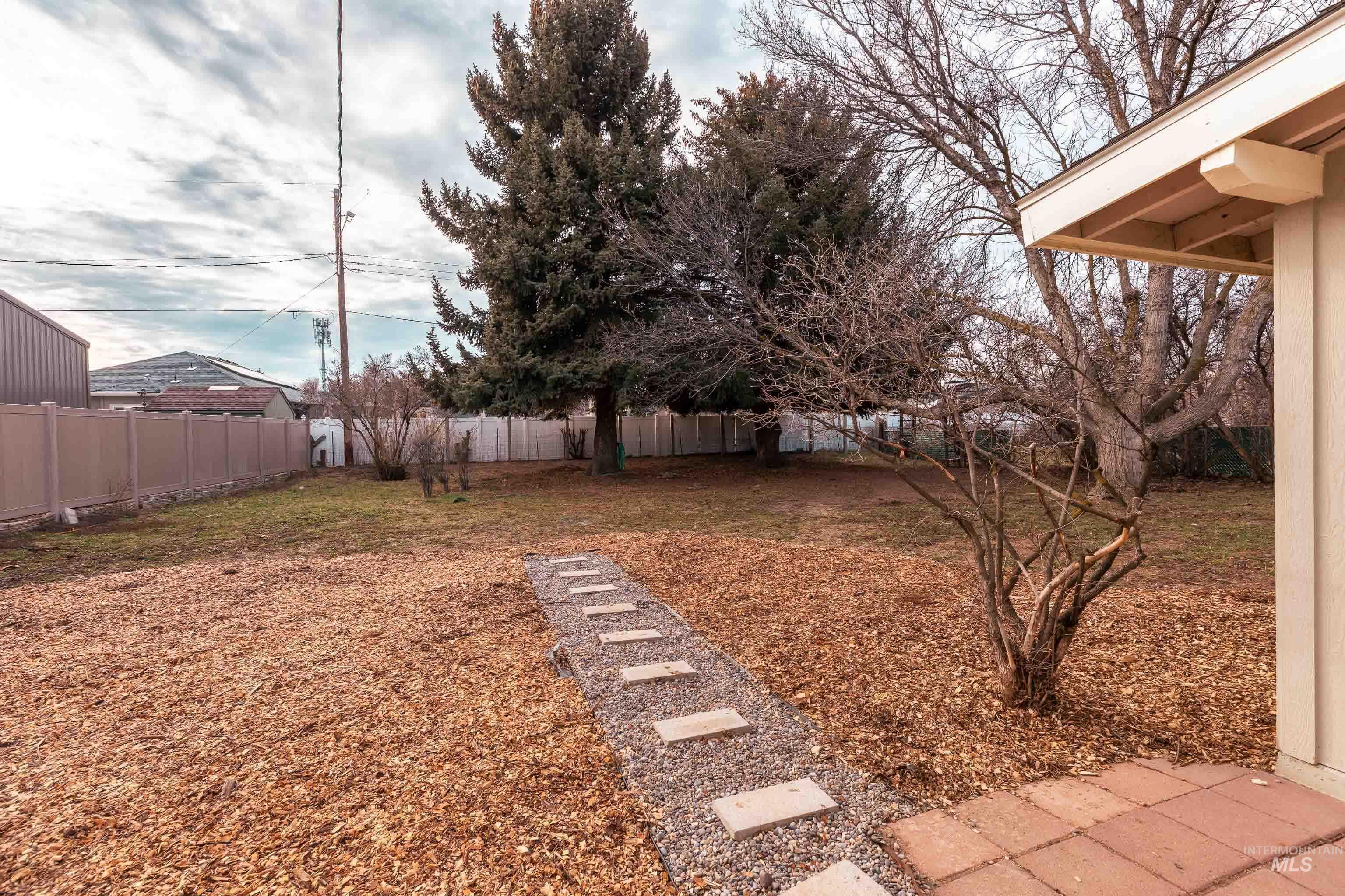 1603 E Dakota Ave