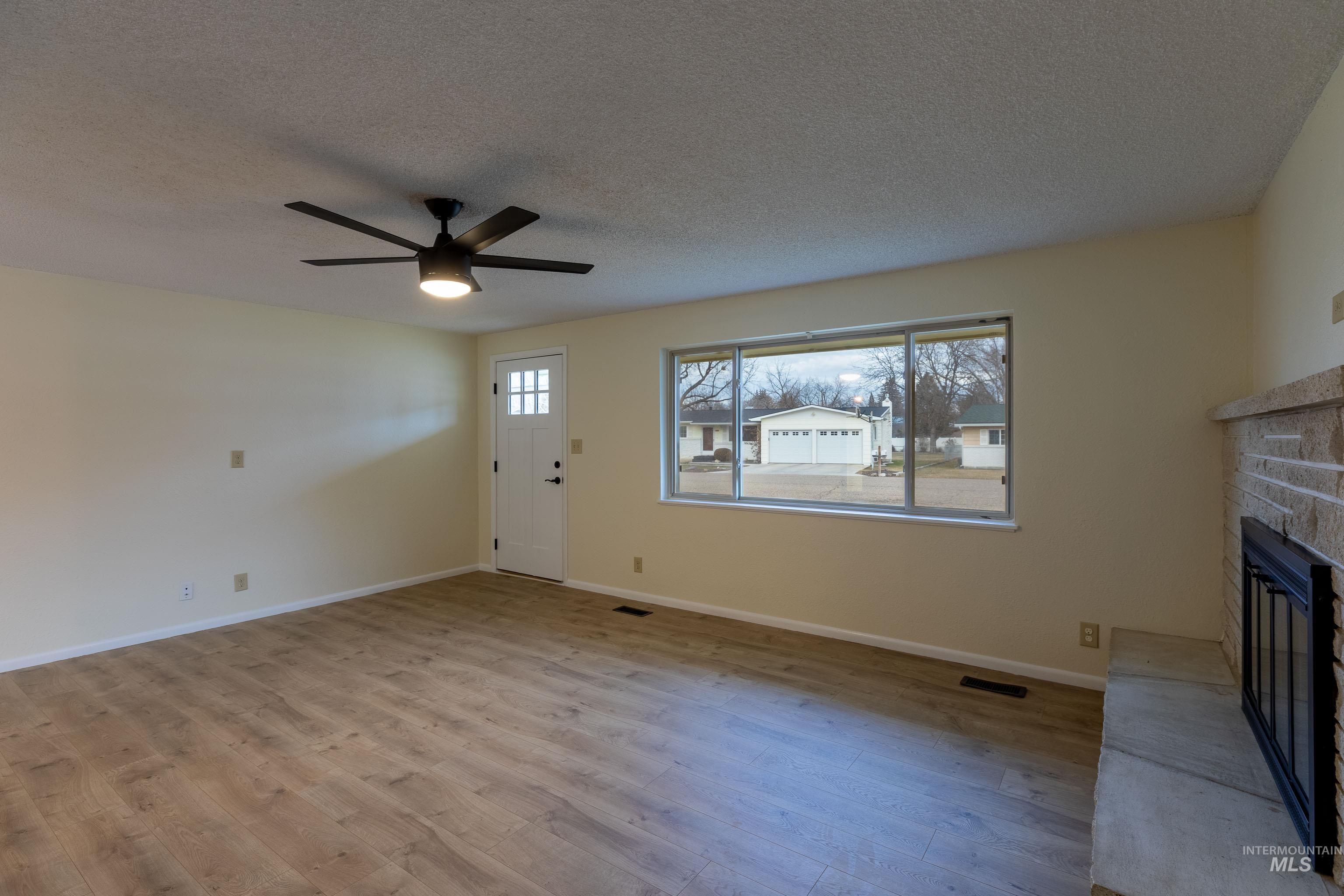 1603 E Dakota Ave