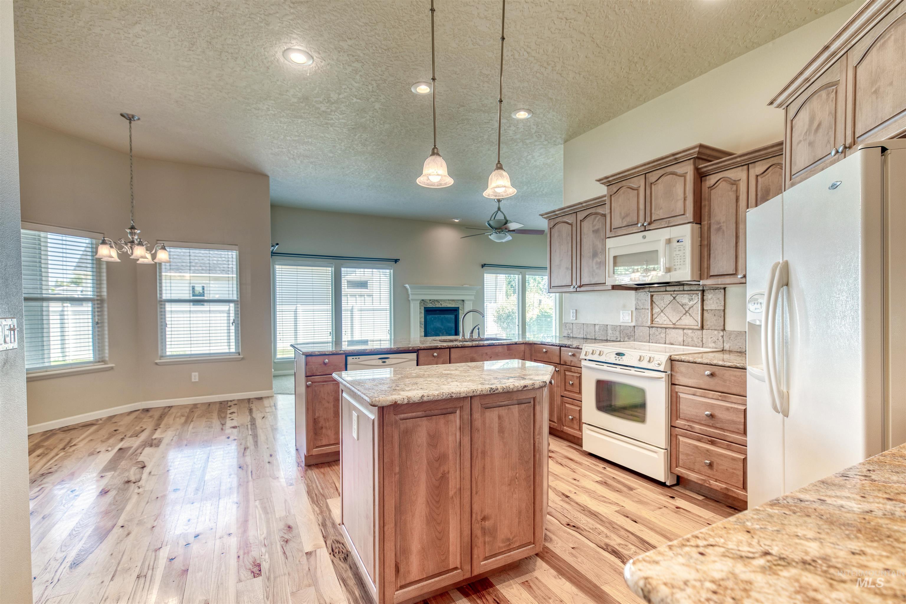 726 N Glen Aspen Way