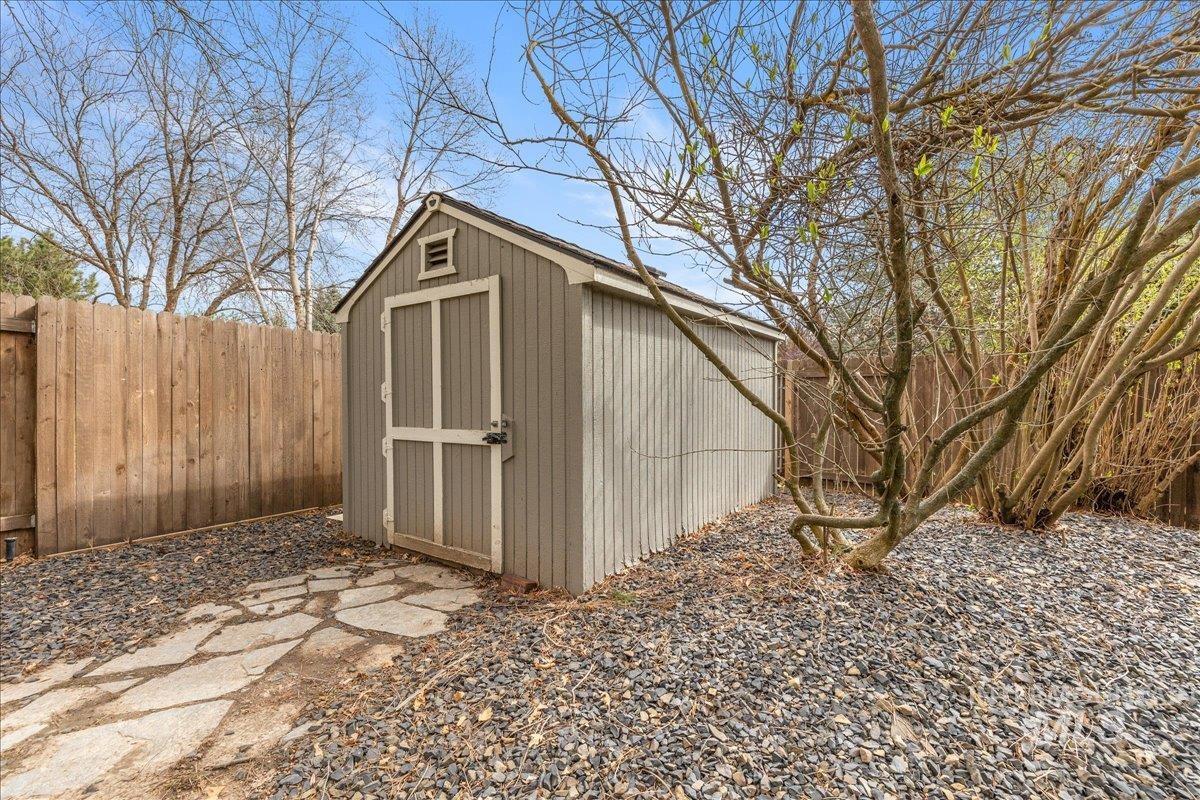 1441 N Ellington Pl