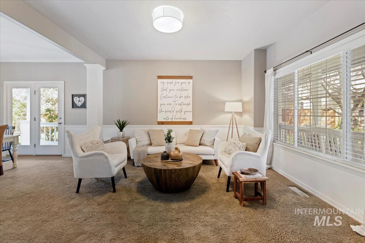 1430 E Feather Nest Ct